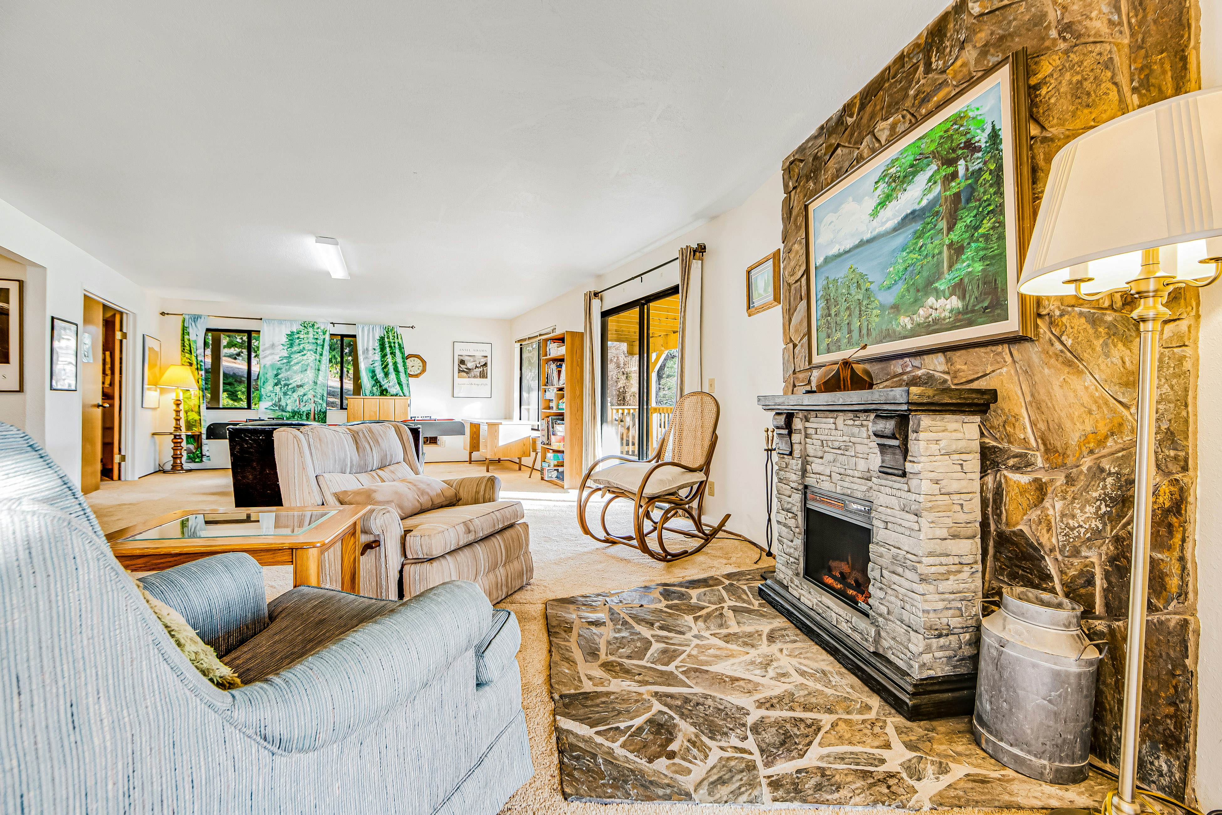 Rustic Lakefront Retreat