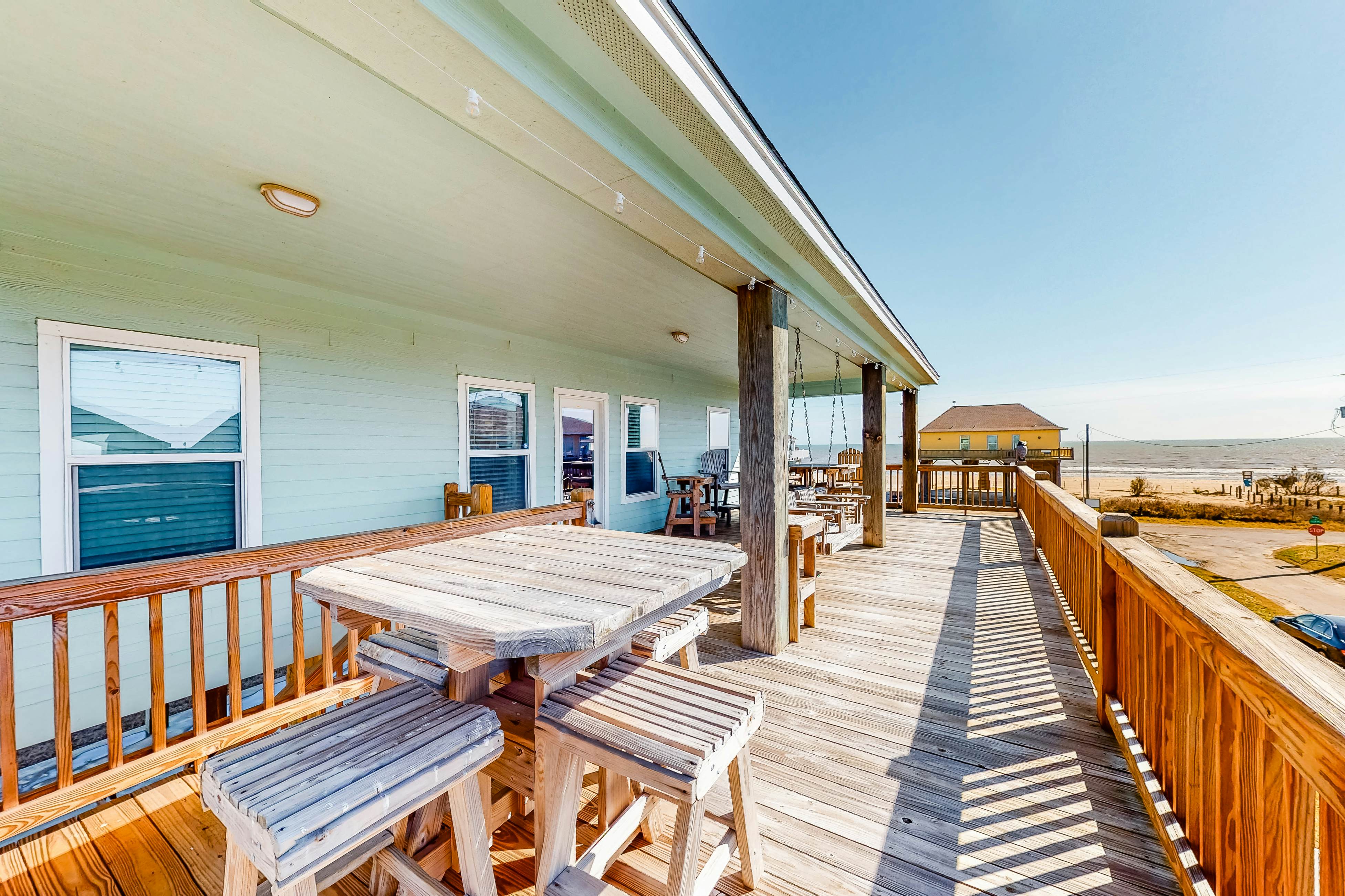 Crystal Beach Vacation Rentals, Beach Rentals, Cabins | Vacasa