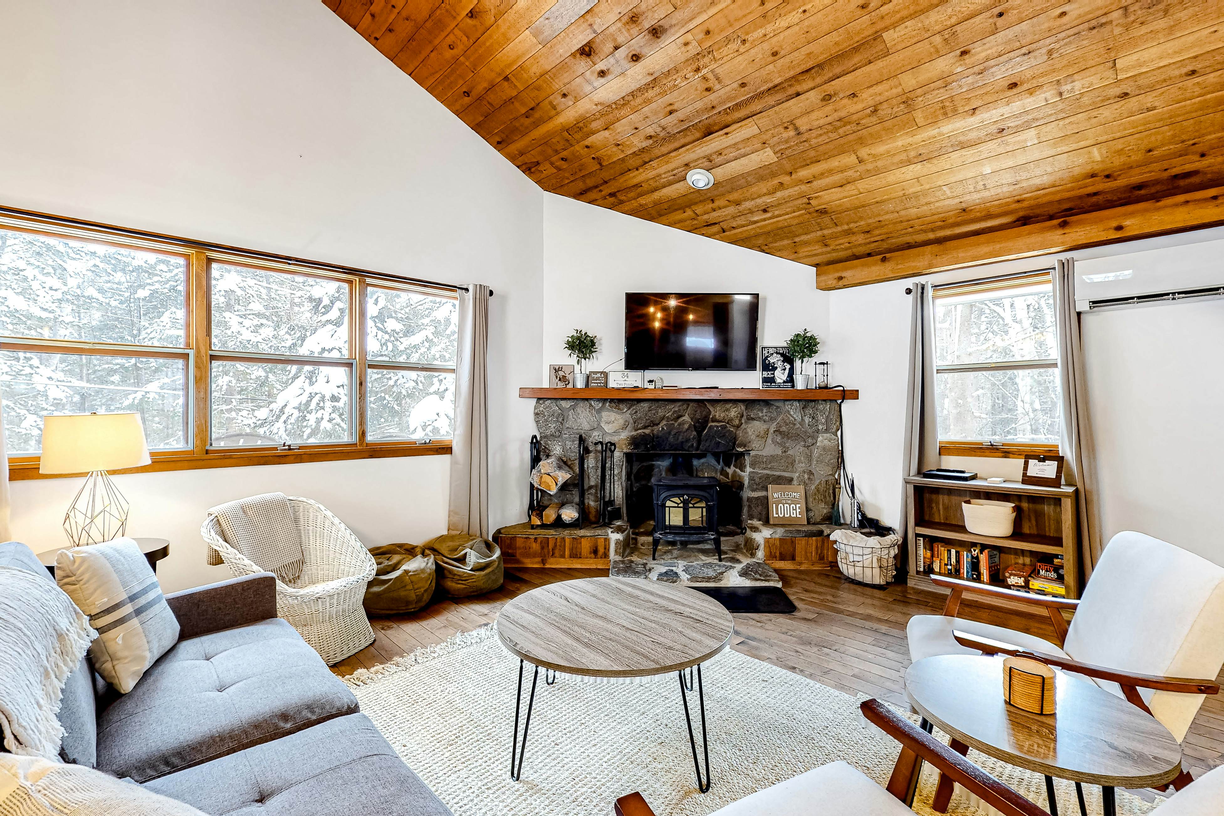 Sugarbush Retreat 3 BD Warren, VT Vacation Rental Vacasa