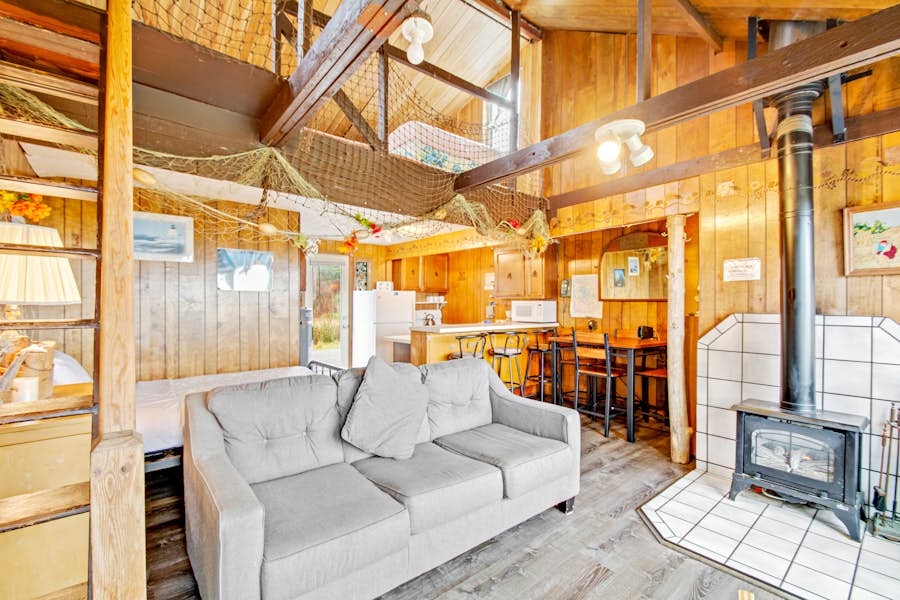 Crab Cottage 1 BD Moclips, WA Vacation Rental Vacasa