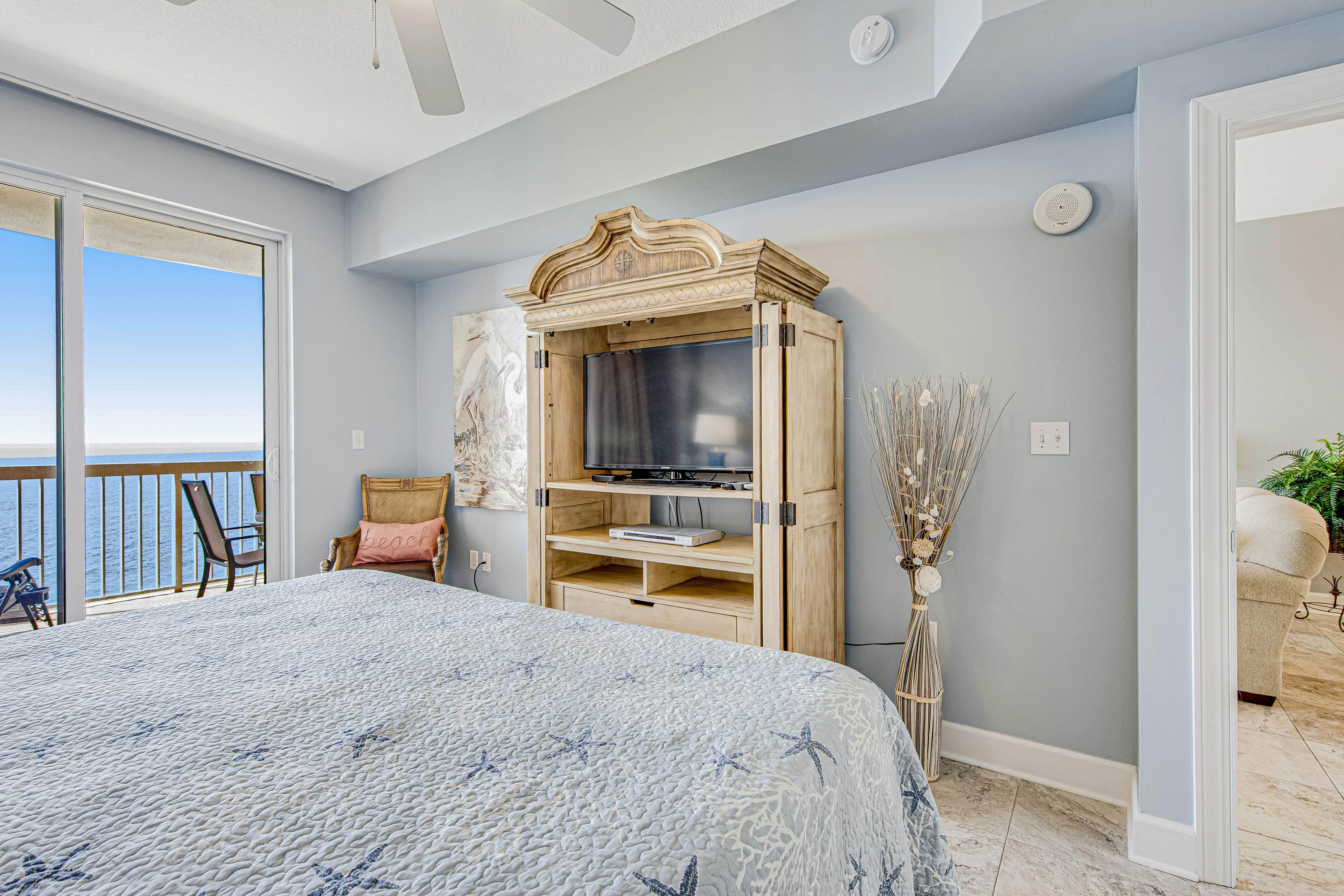 Sunrise Beach 2304 - Beachfront Condo