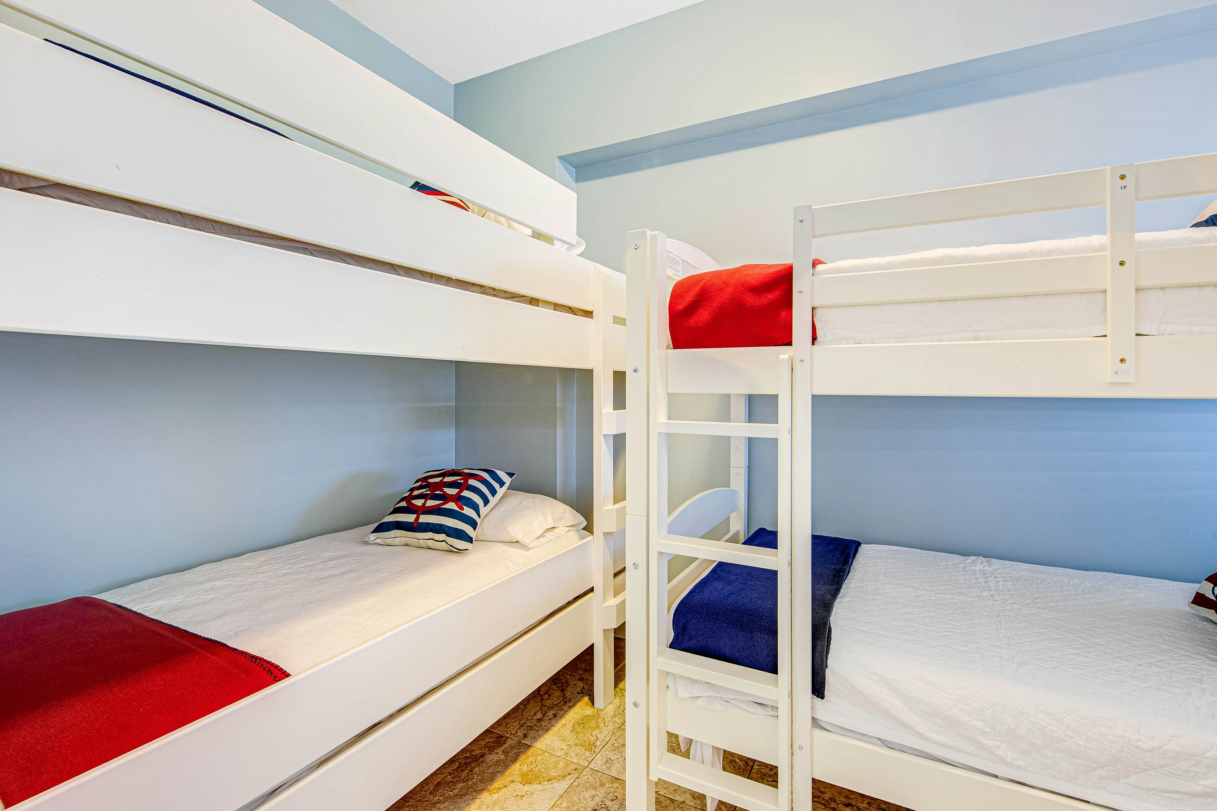 Sunrise Beach 2304 - Beachfront Condo