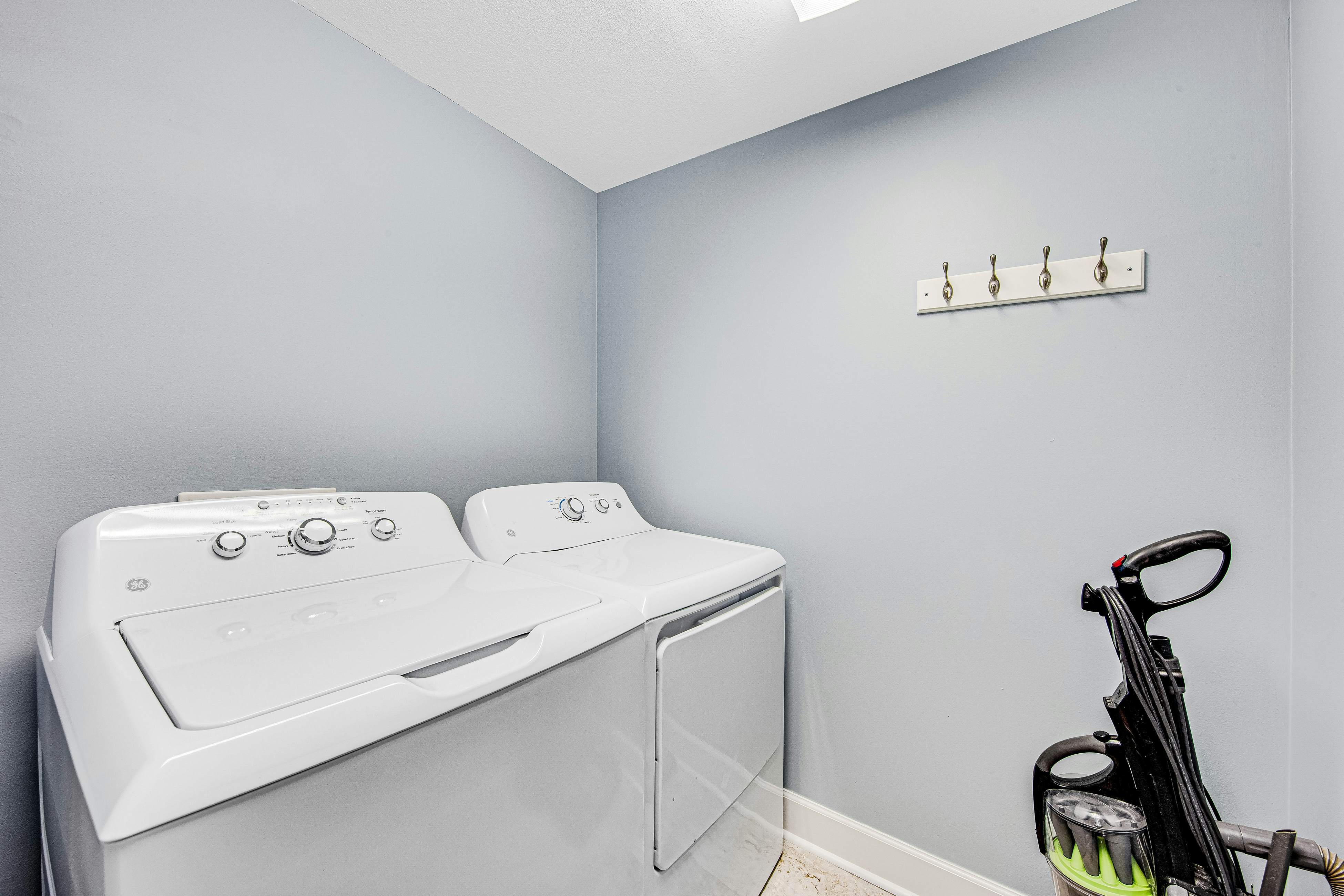 Sunrise Beach 2304 - Beachfront Condo