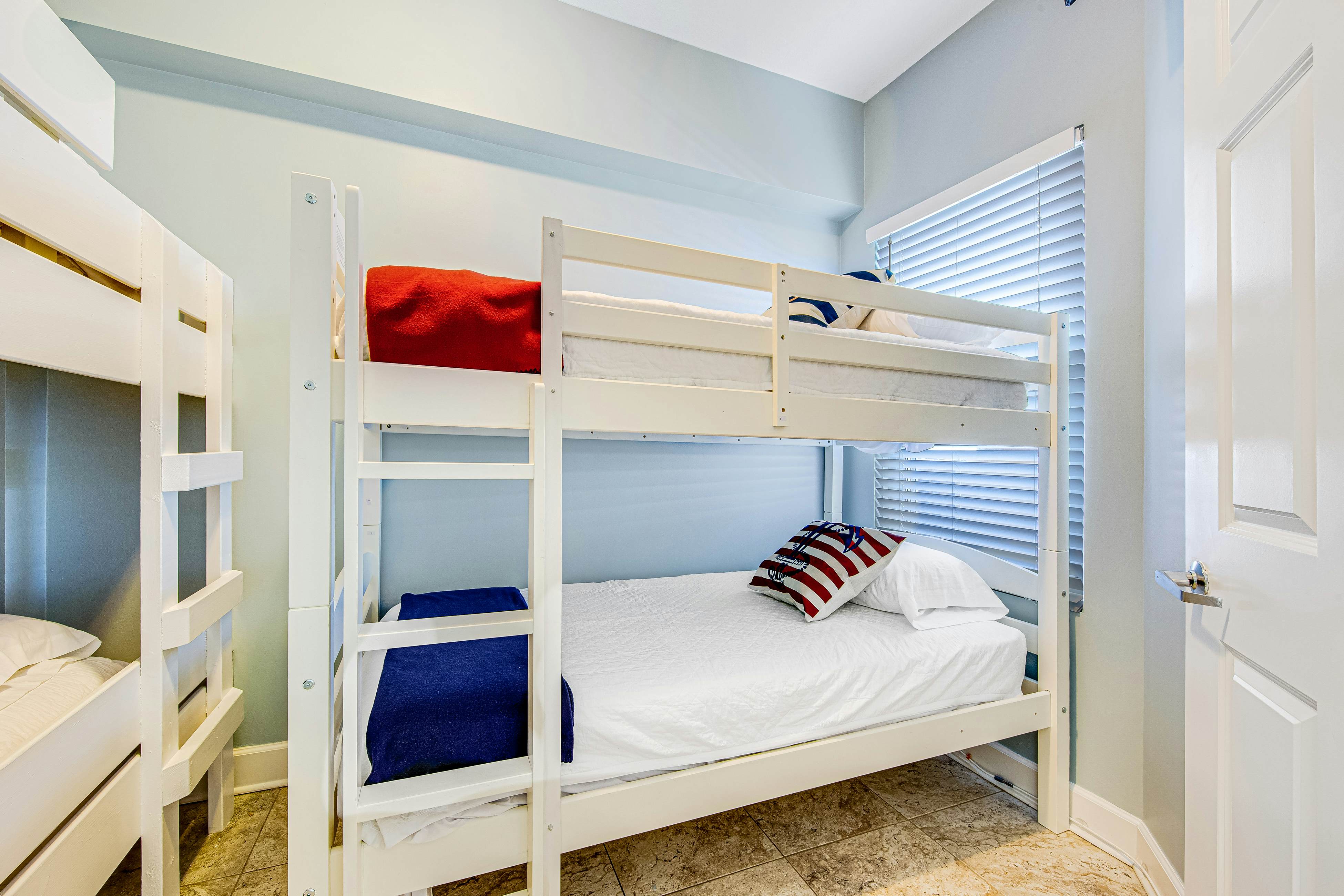 Sunrise Beach 2304 - Beachfront Condo