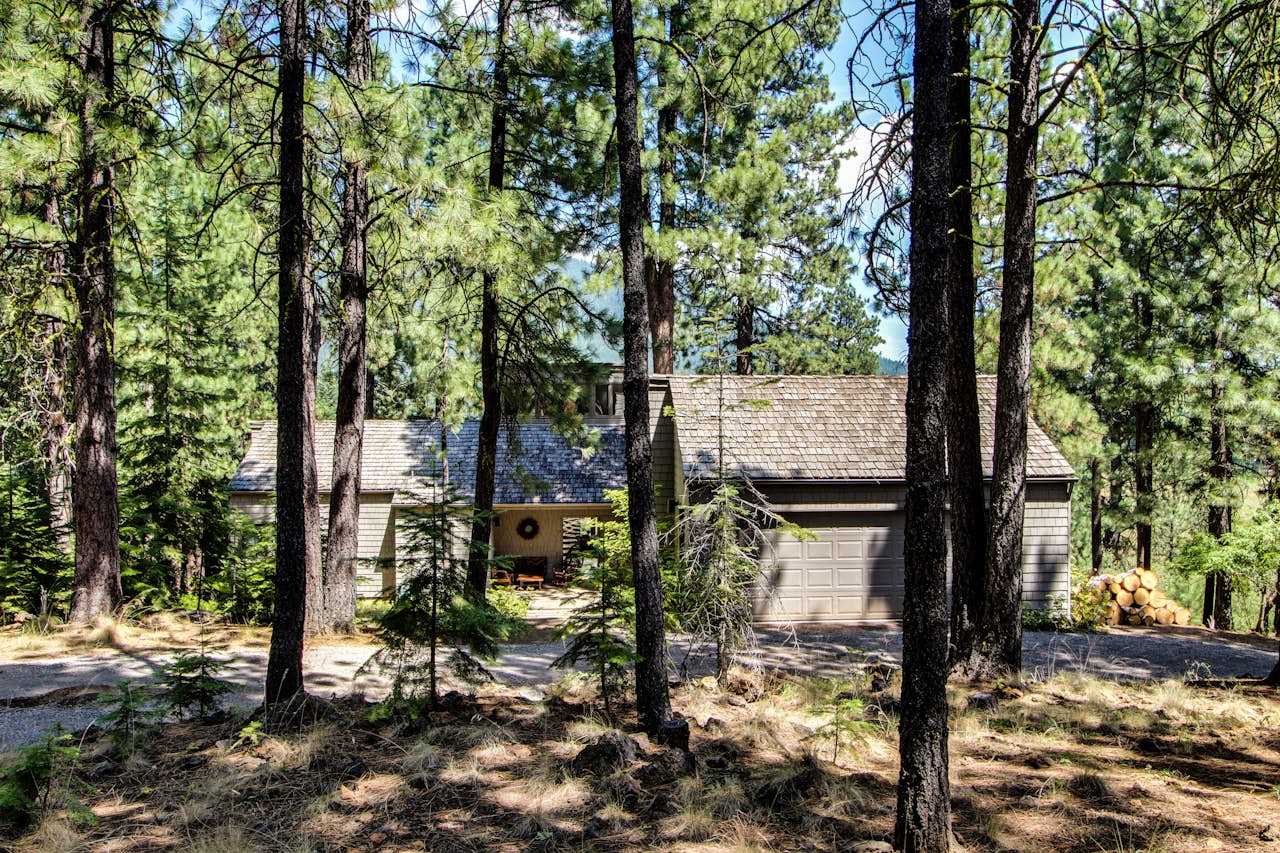 Hilltop Getaway 3 BD Vacation Rental in Black Butte Ranch, OR Vacasa