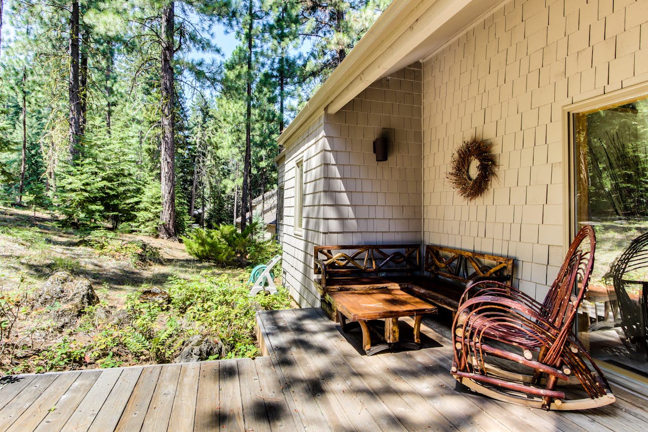 Hilltop Getaway 3 BD Vacation Rental in Black Butte Ranch, OR Vacasa