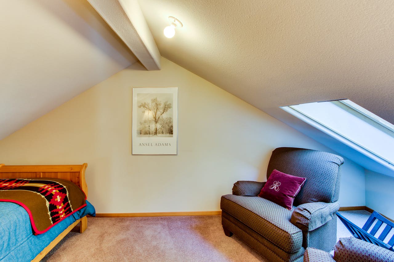 Hilltop Getaway 3 BD Vacation Rental in Black Butte Ranch, OR Vacasa