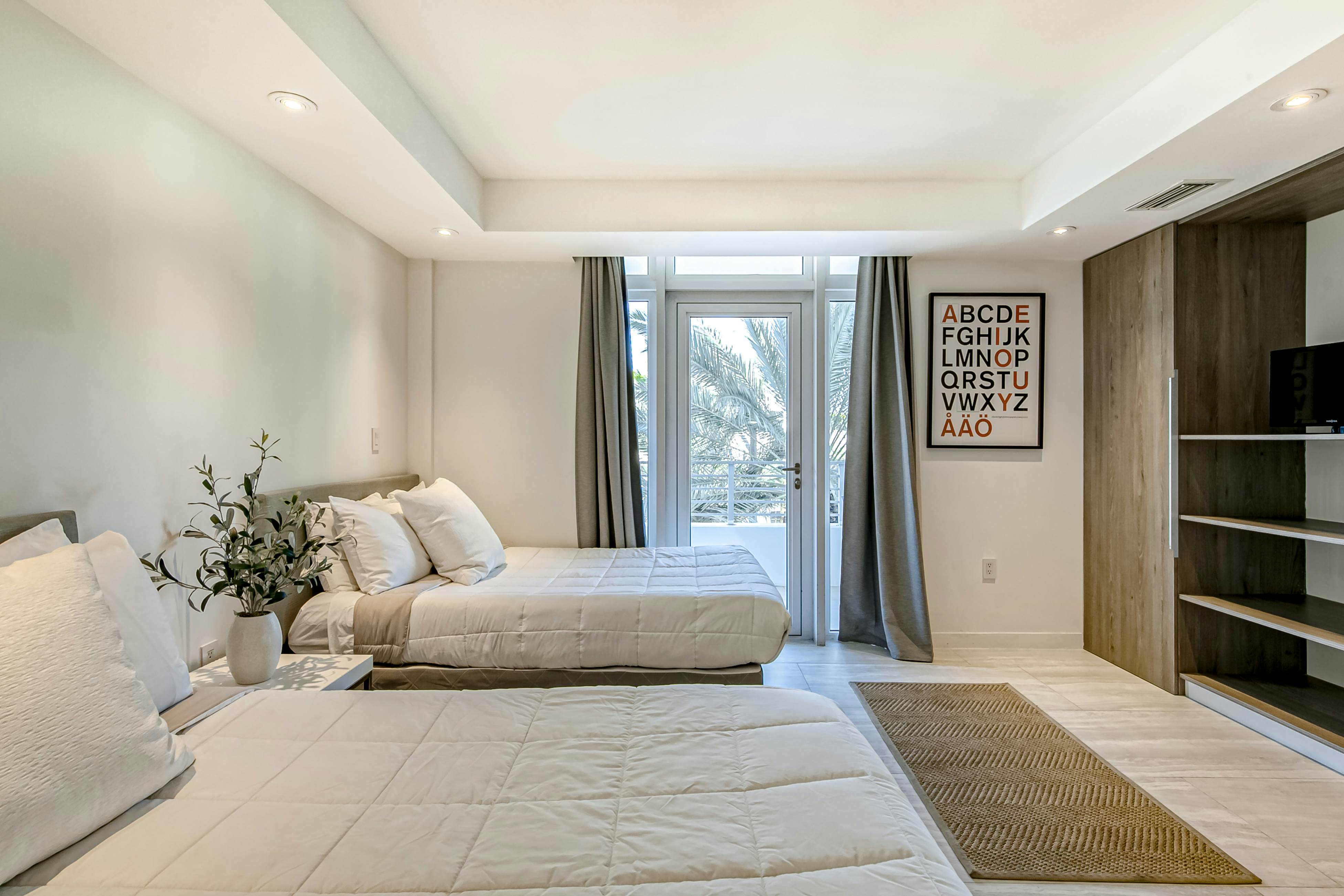 Modern Ocean Drive Condo in the Heart of Sobe