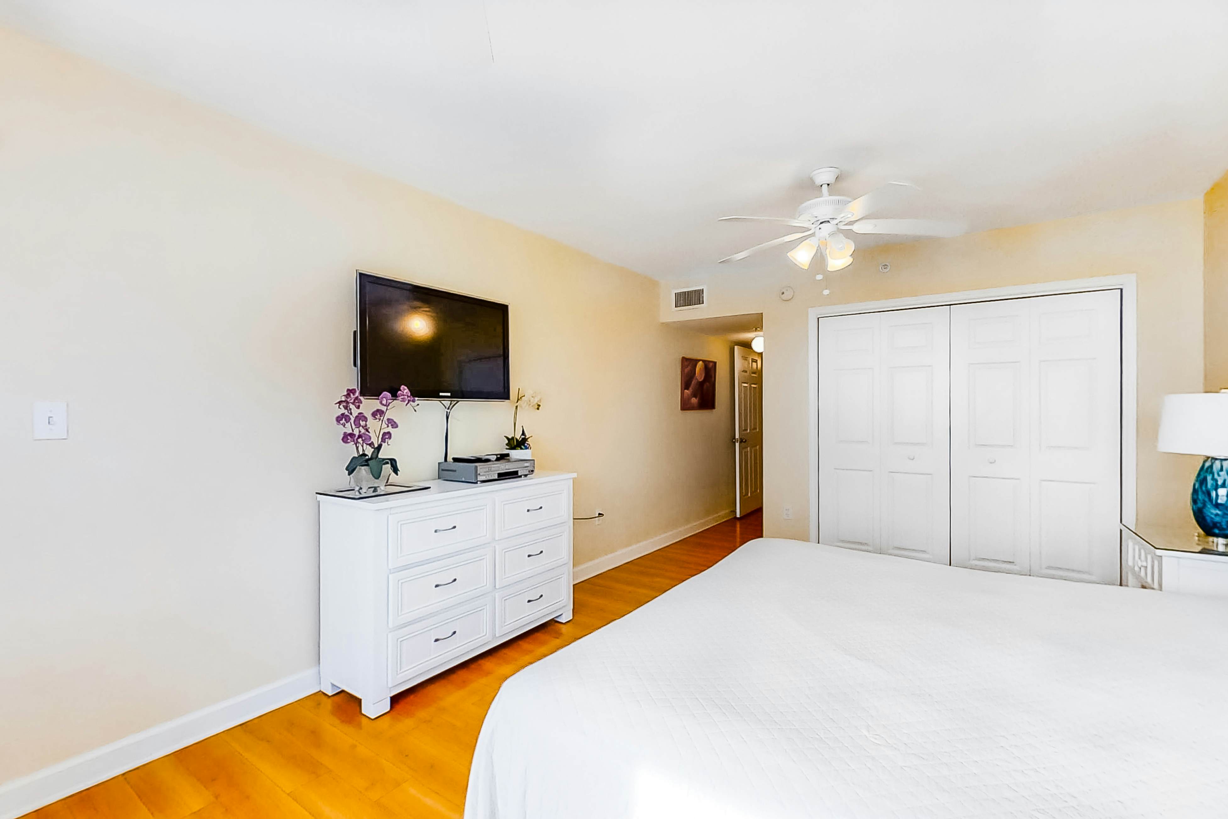 Emerald Towers West 5007