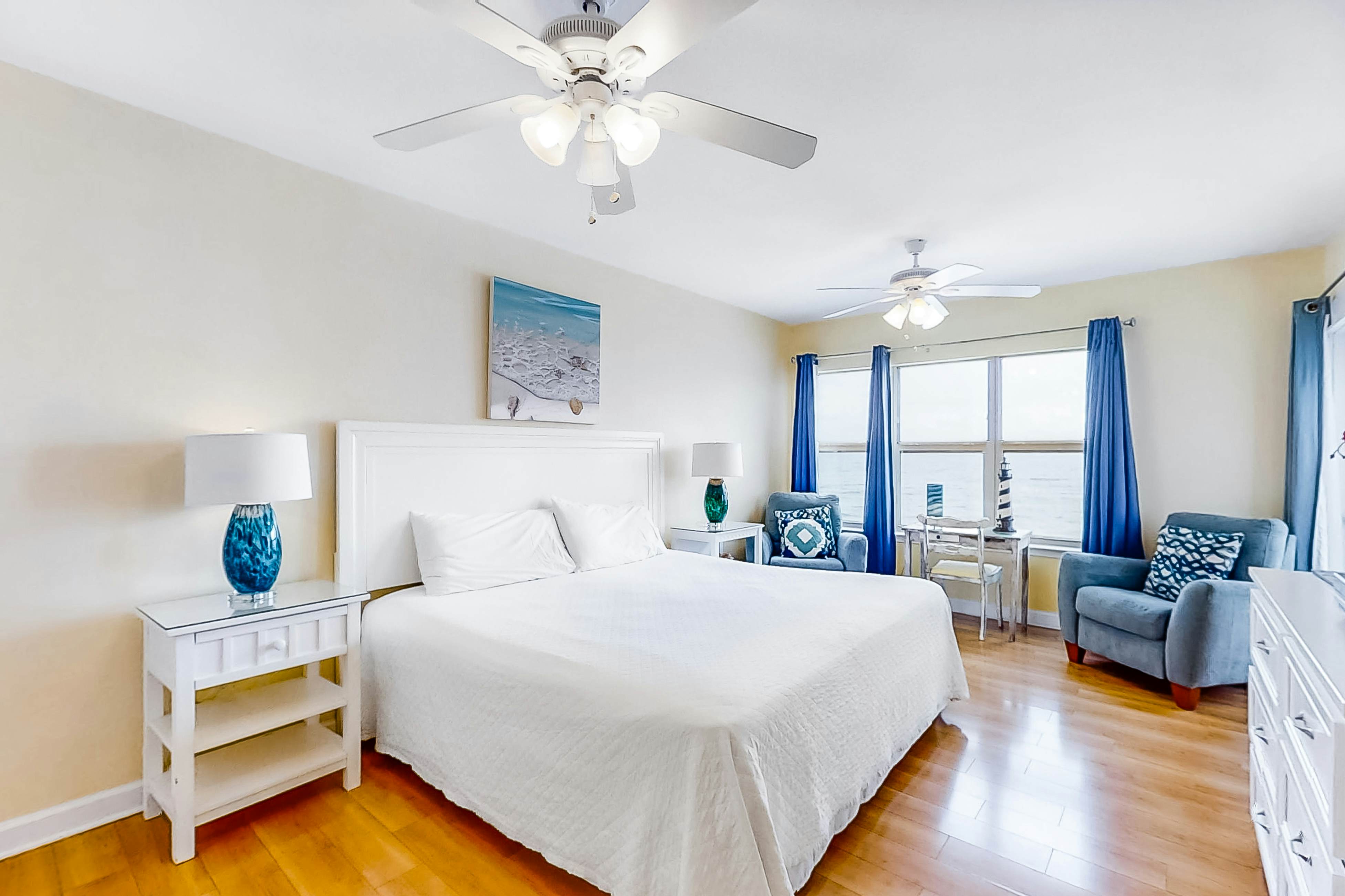 Emerald Towers West 5007