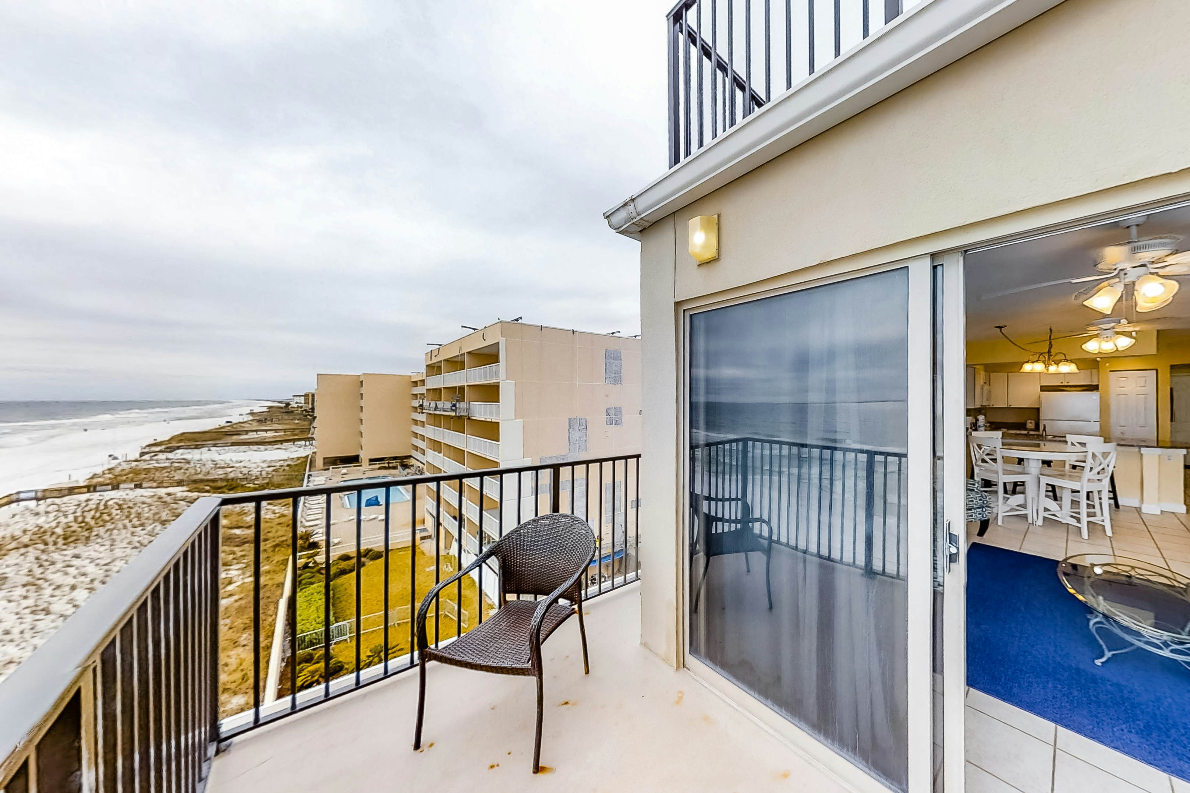 Emerald Towers West 5007