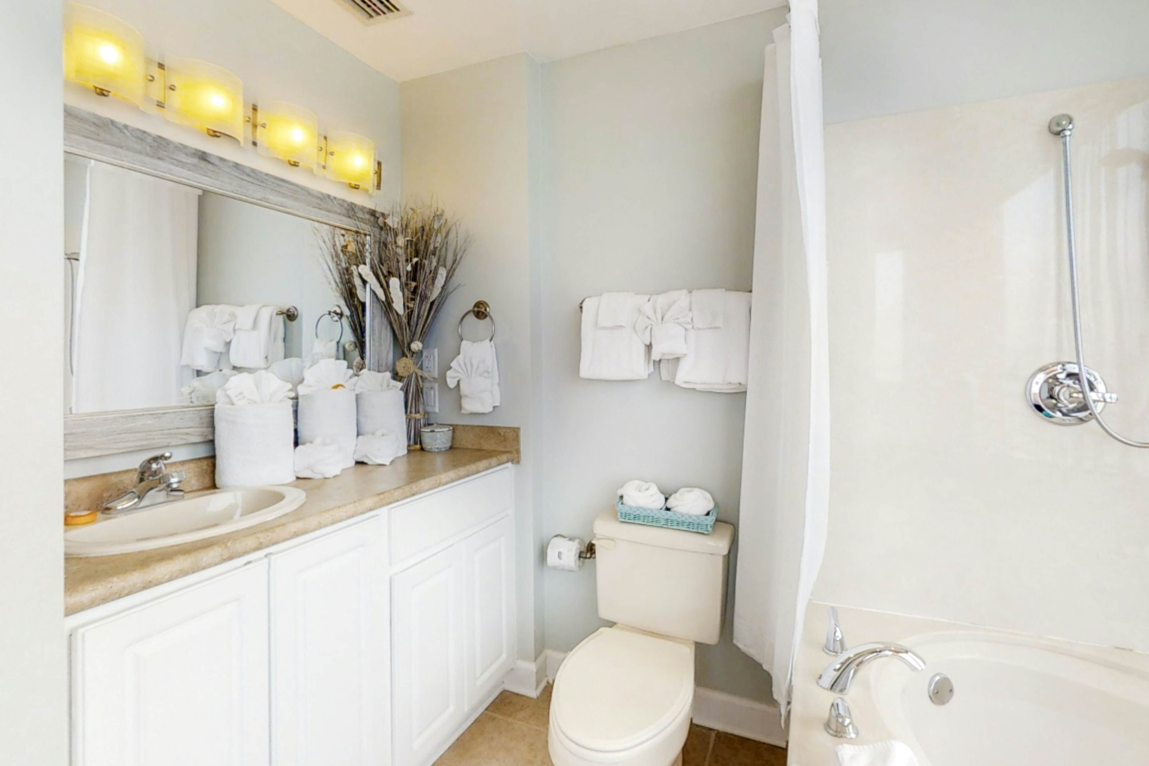 Palm Beach Club 2-228