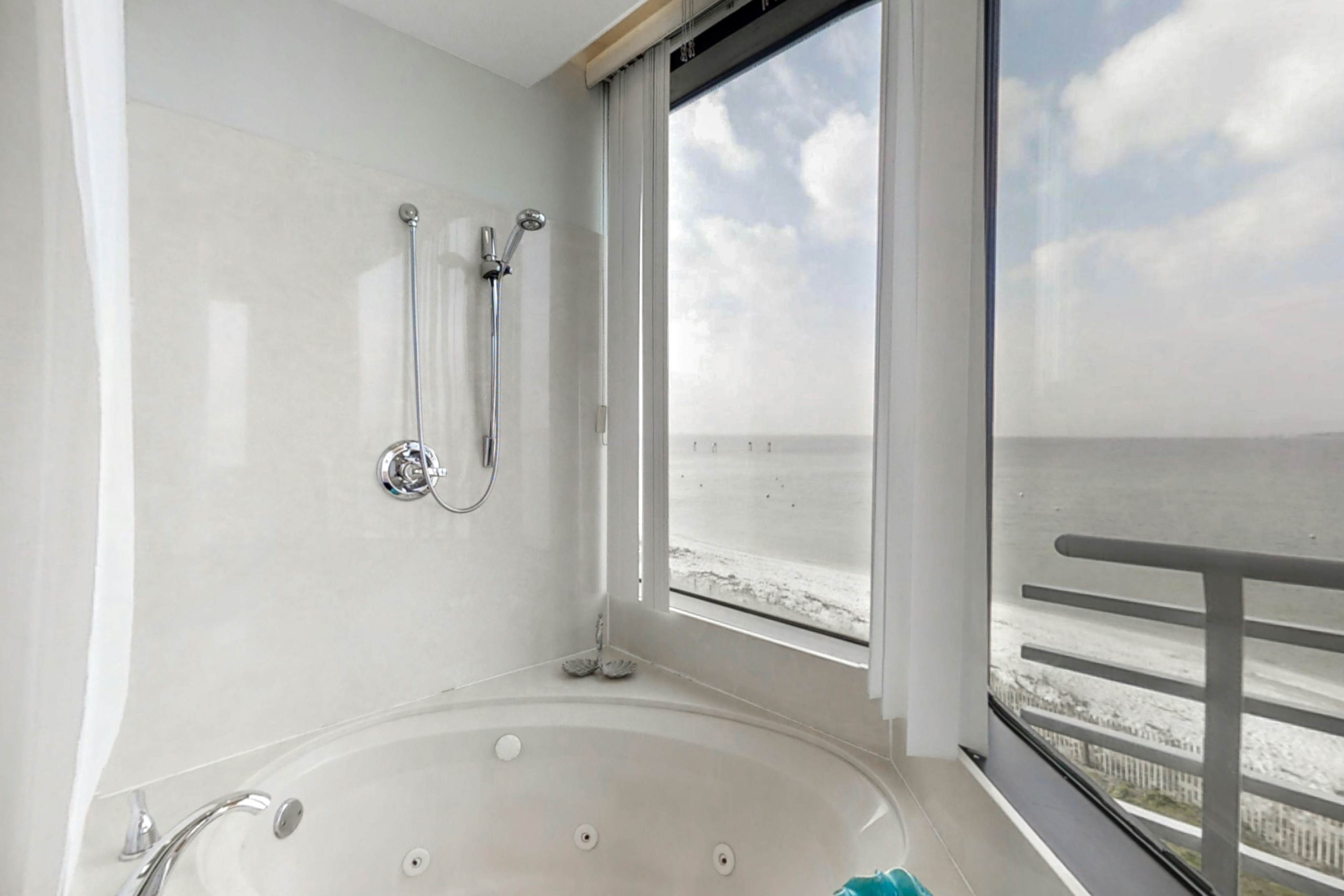 Palm Beach Club 2-228