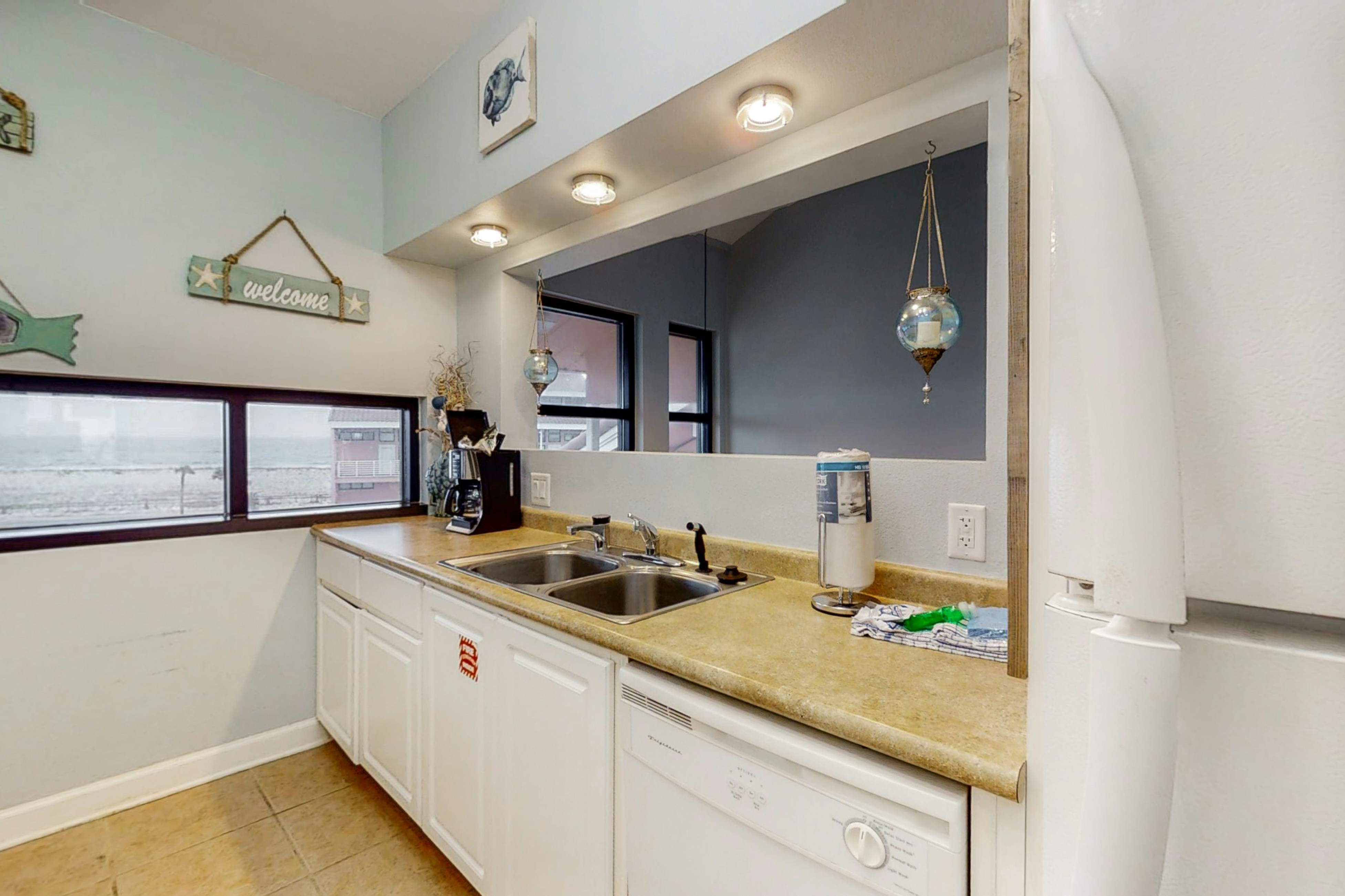 Palm Beach Club 2-228