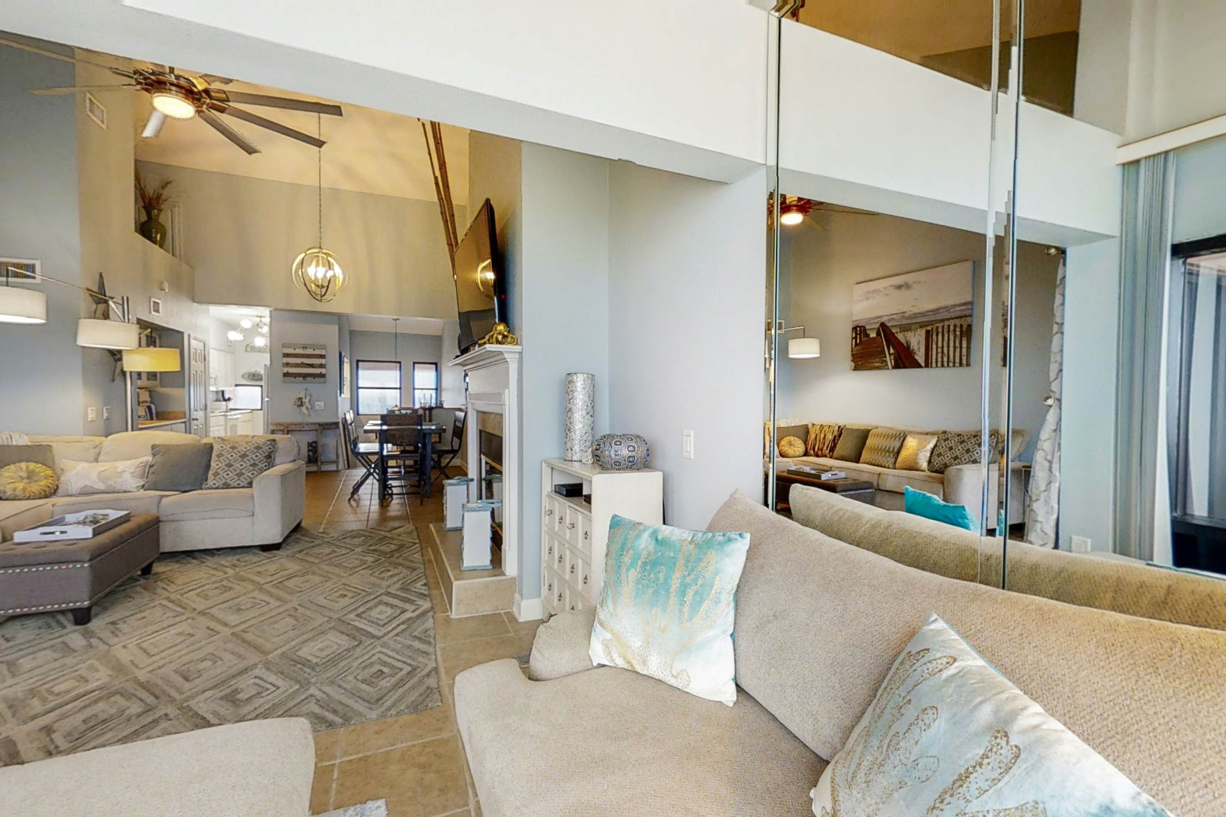 Palm Beach Club 2-228