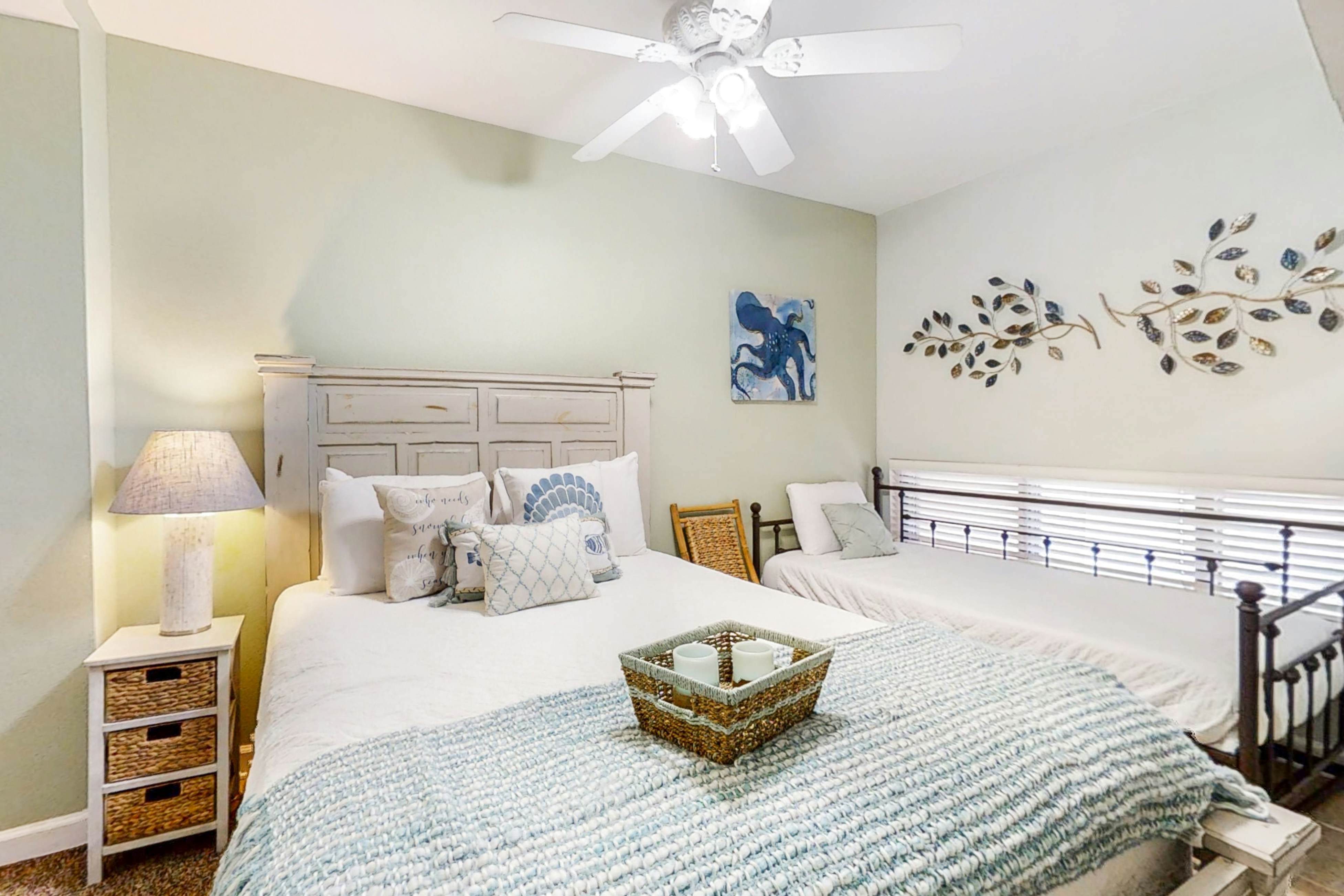 Palm Beach Club 2-228