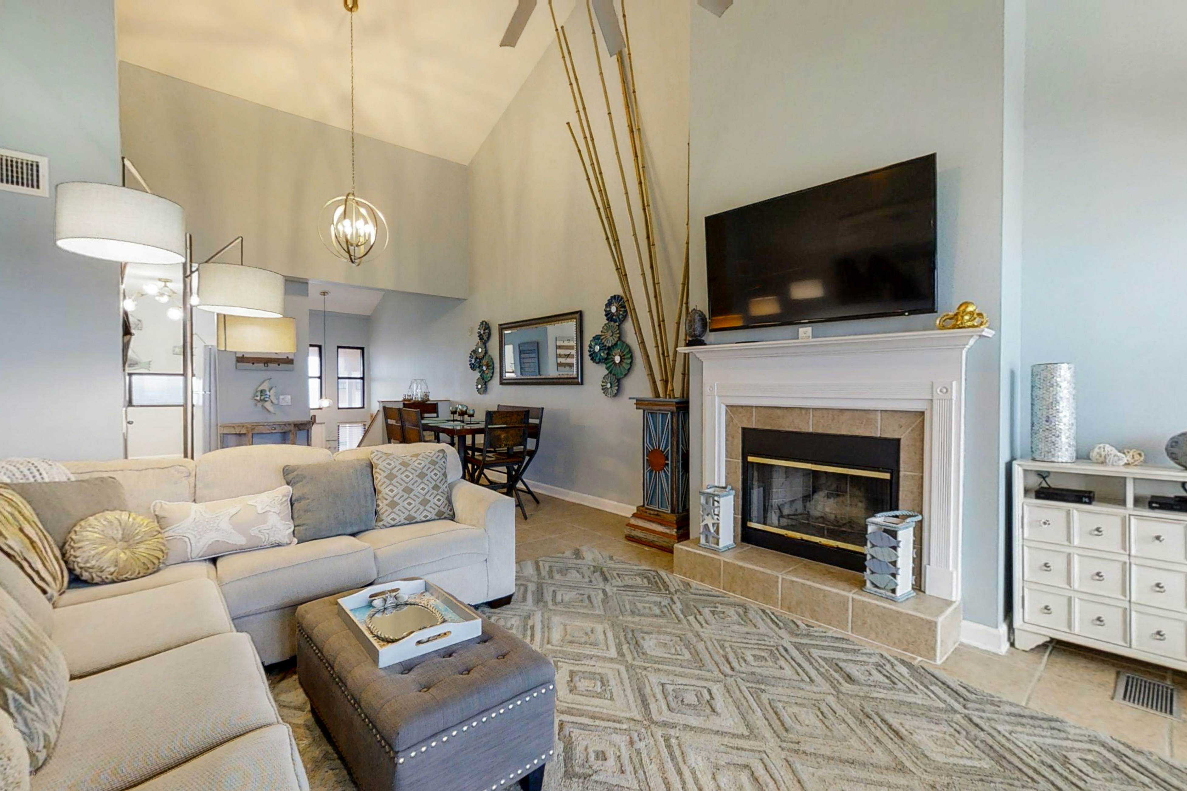 Palm Beach Club 2-228