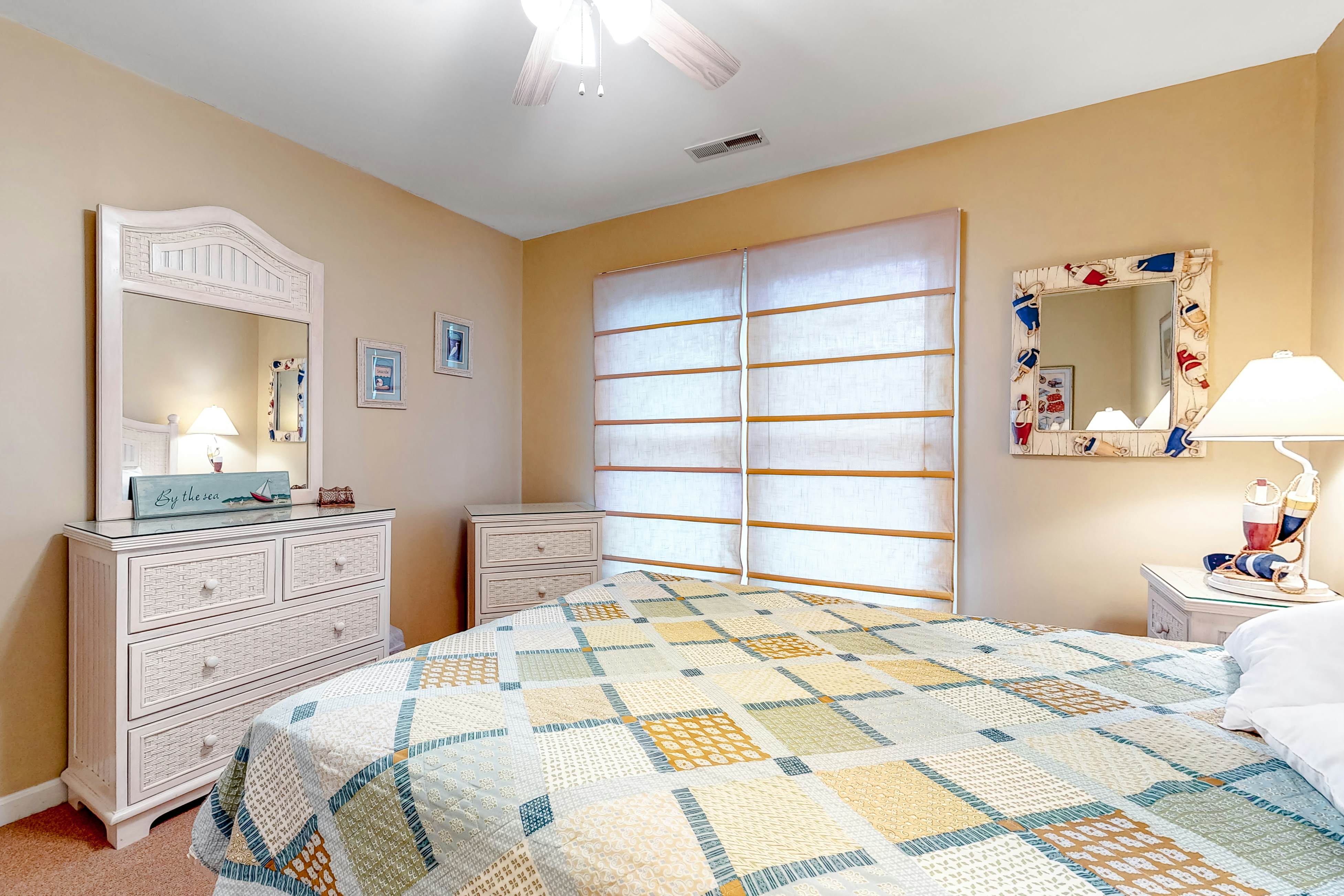 Sea Colony - 55037 Pine Lake Dr