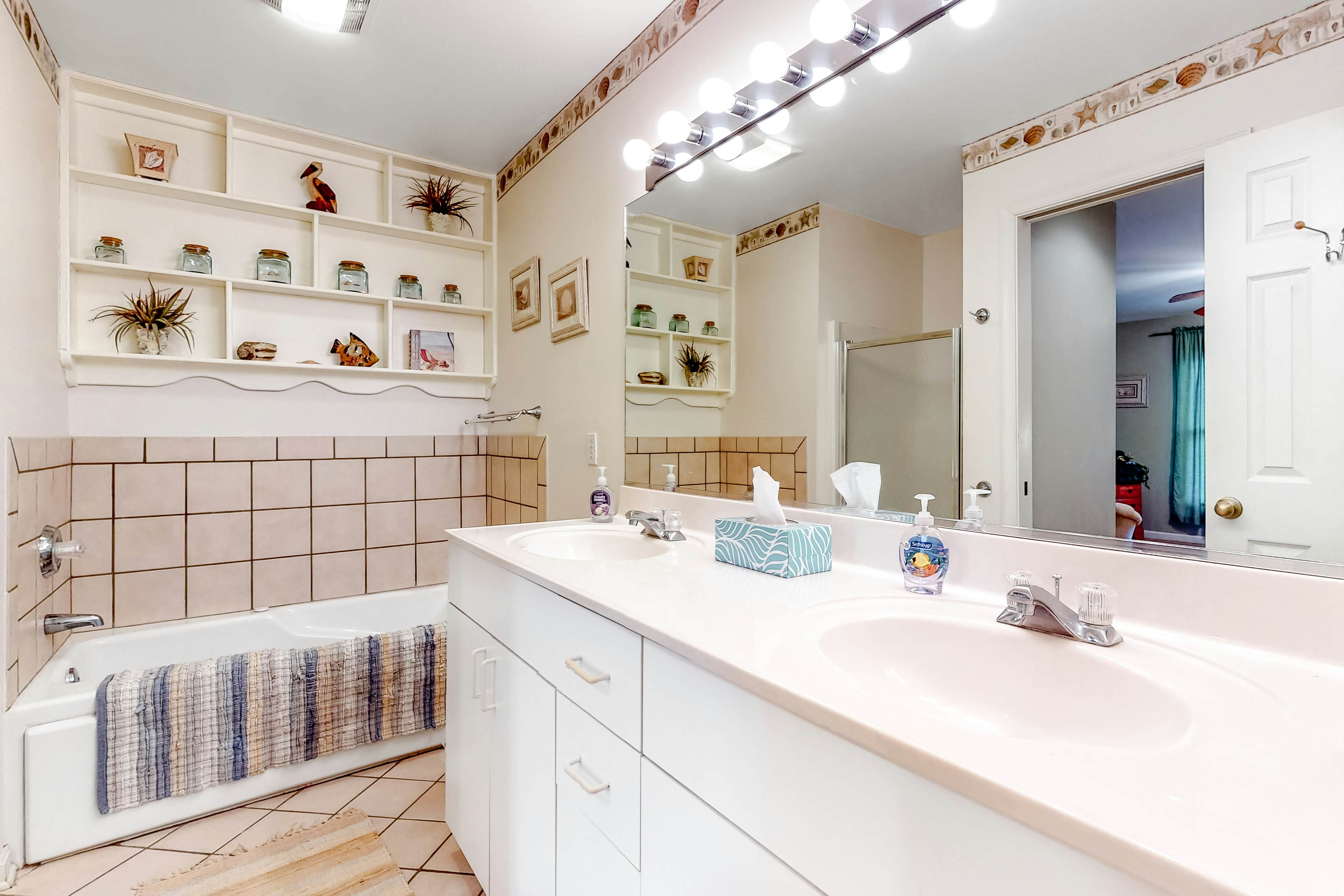 Sea Colony - 55037 Pine Lake Dr