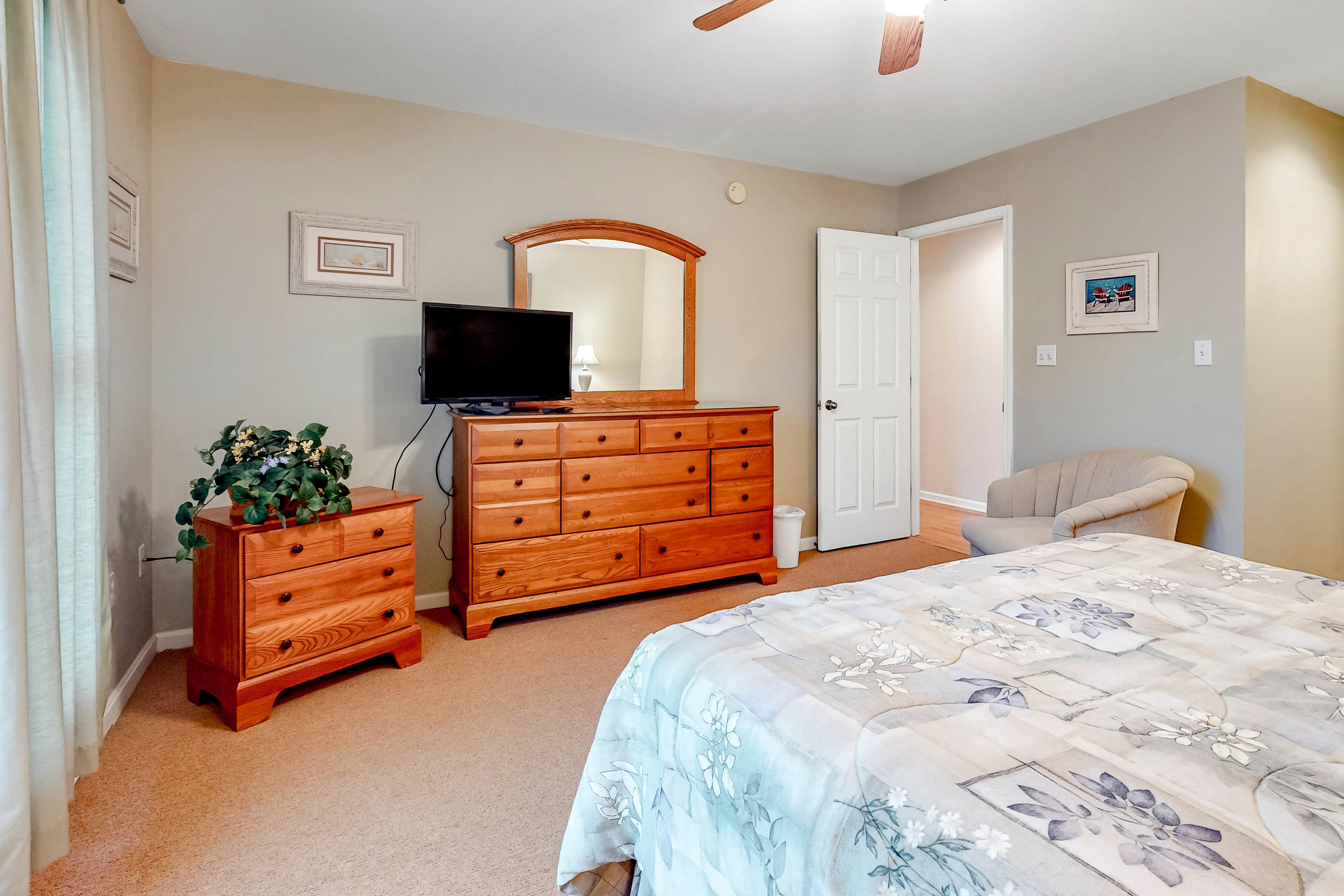 Sea Colony - 55037 Pine Lake Dr