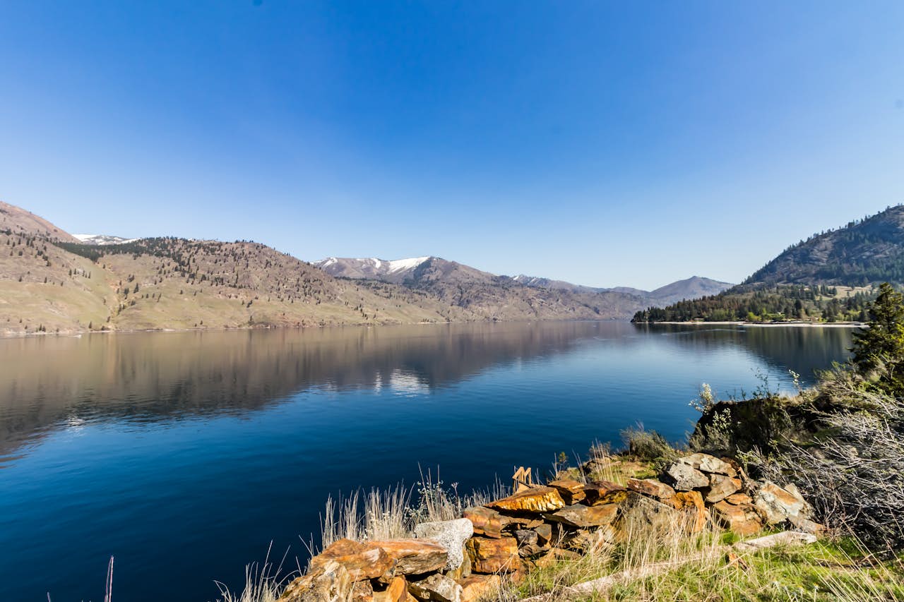 Deep Water Cabin 0 BD Vacation Rental in Chelan, WA Vacasa