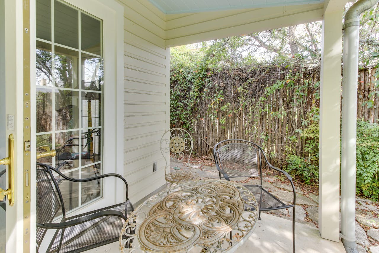 Eva's Guest House 2 BD Vacation Rental in Fredericksburg, TX Vacasa