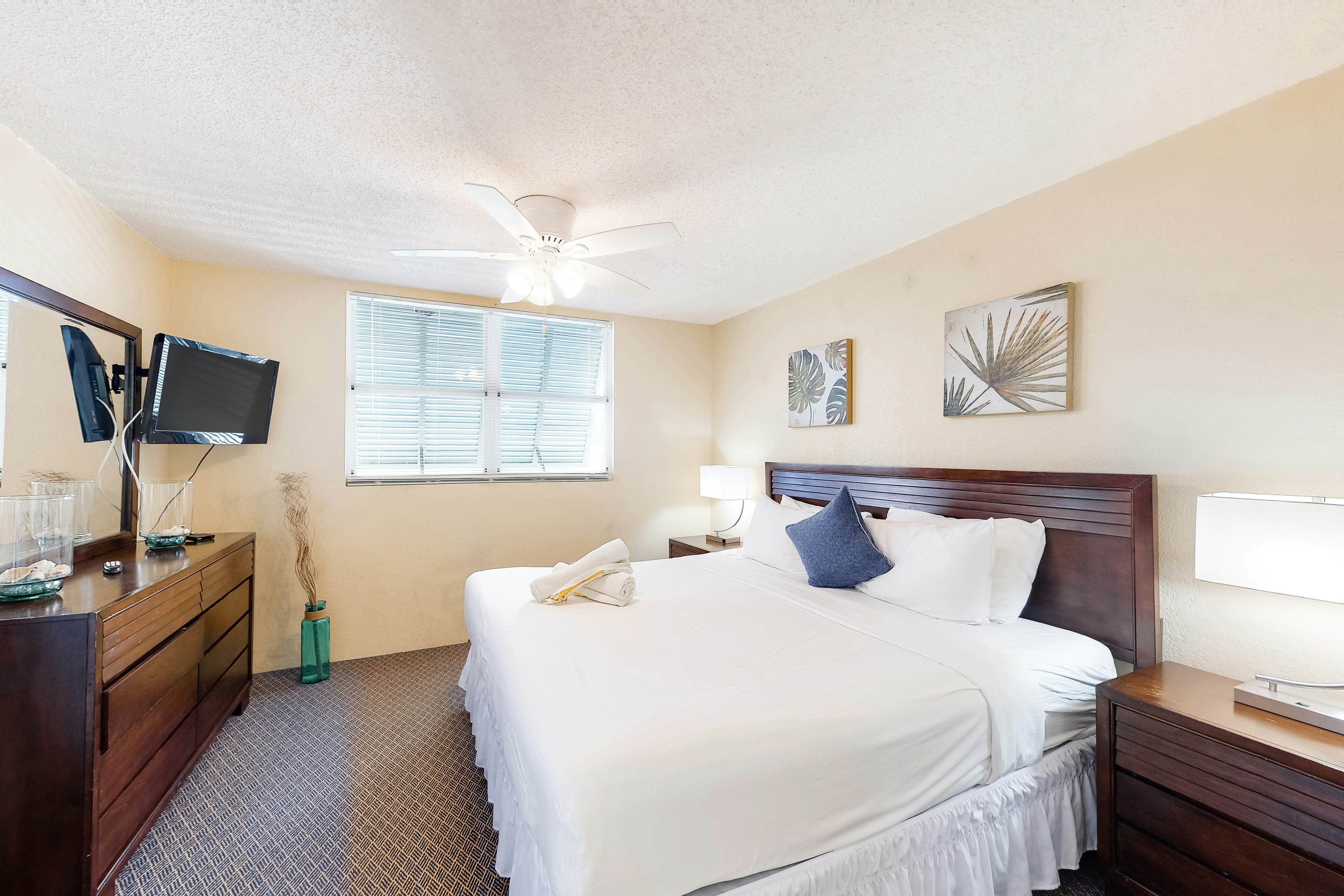 Sunrise Suites - Panama Suite 310