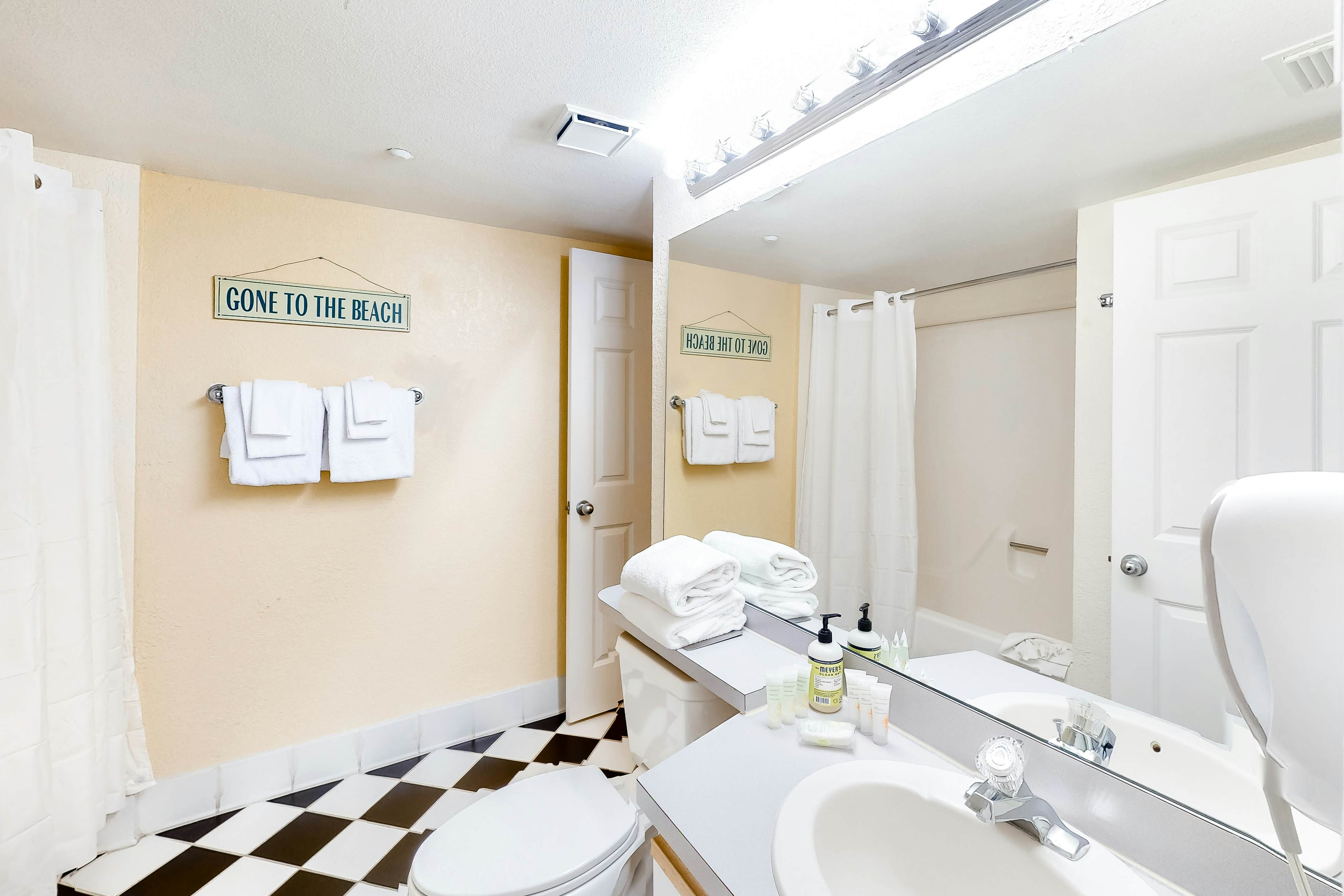 Sunrise Suites - Panama Suite 310