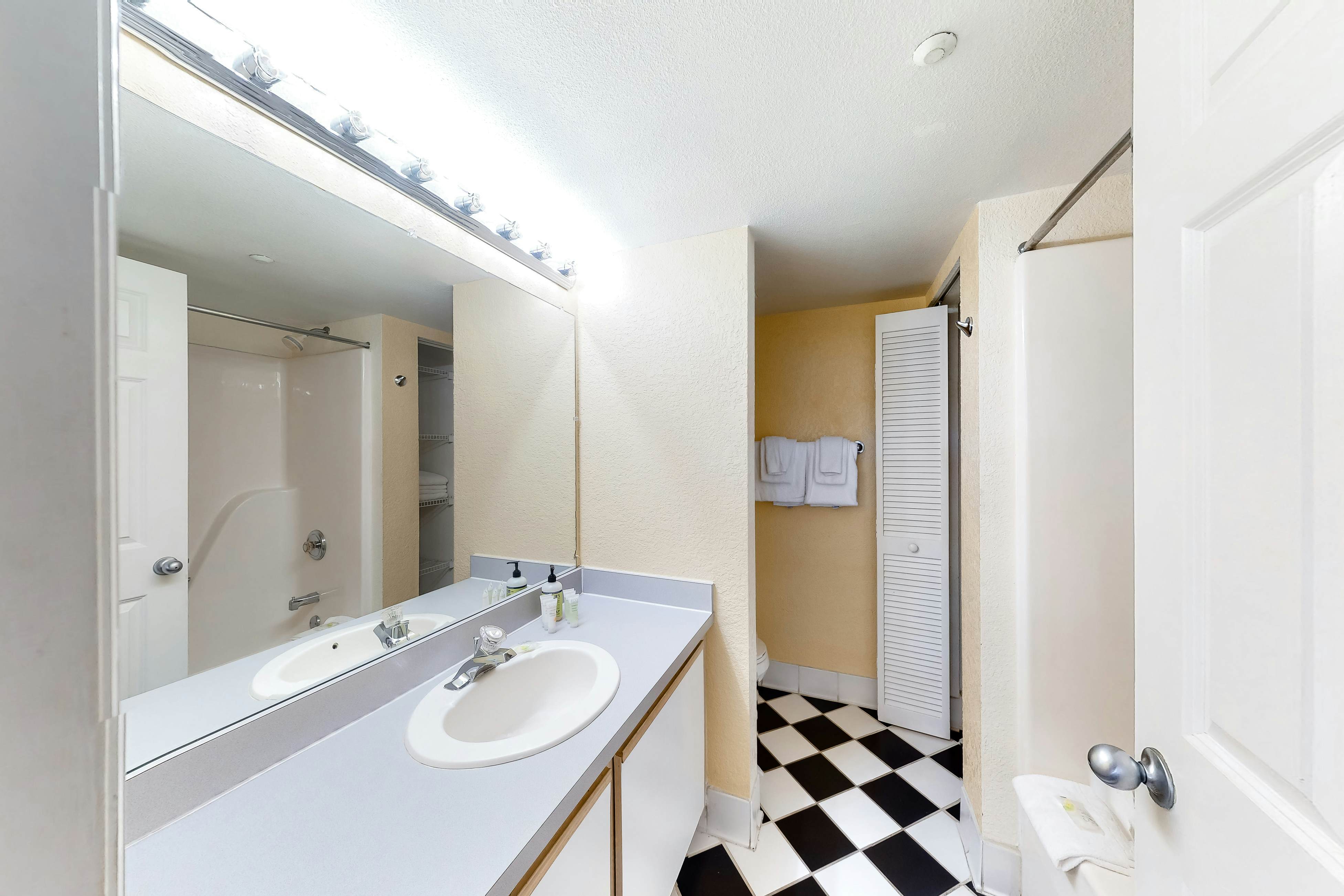 Sunrise Suites - Panama Suite 310