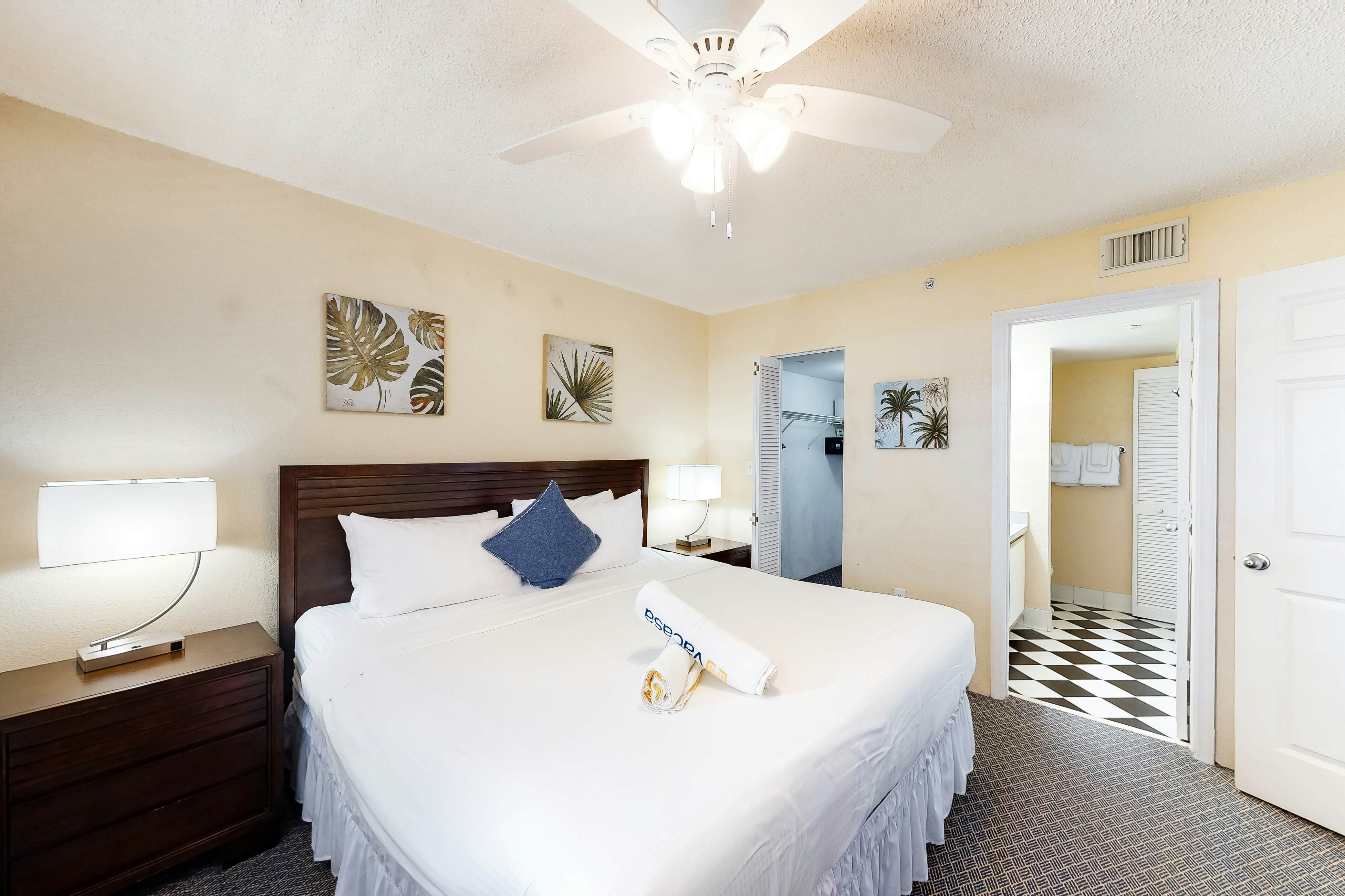 Sunrise Suites - Panama Suite 310