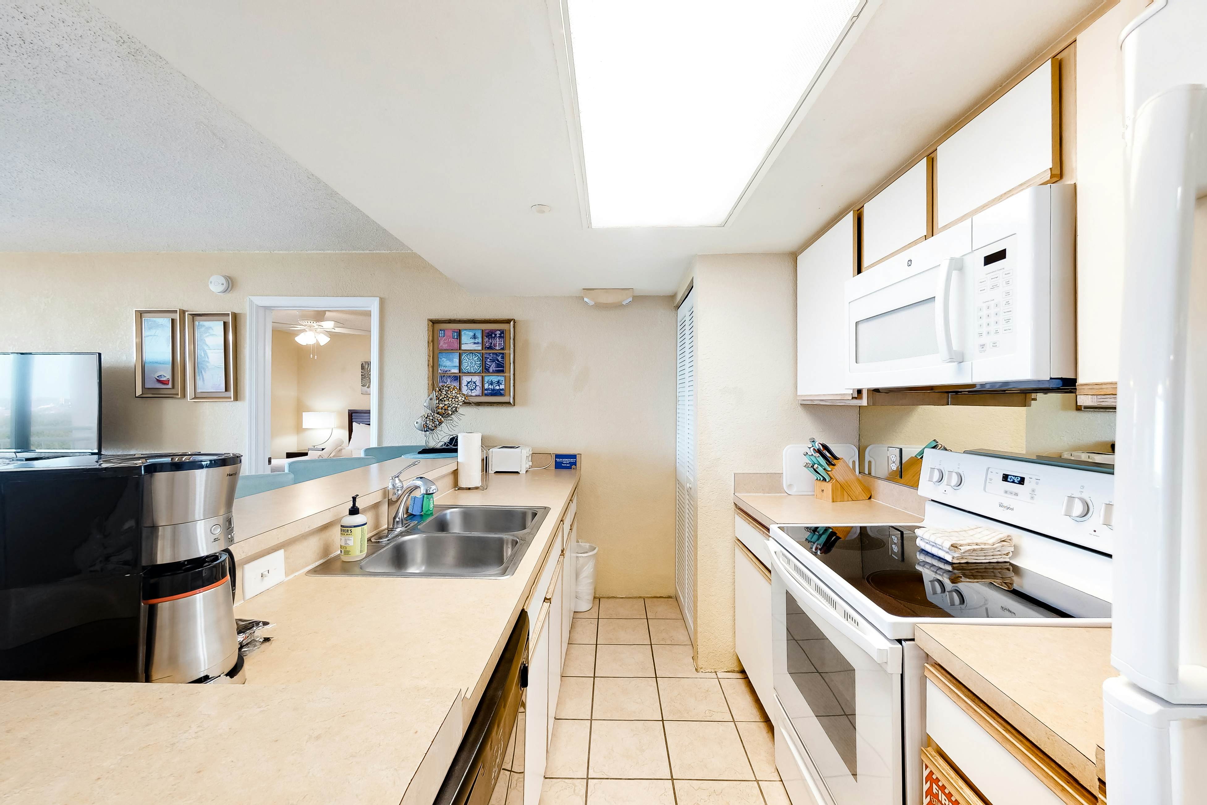 Sunrise Suites - Panama Suite 310