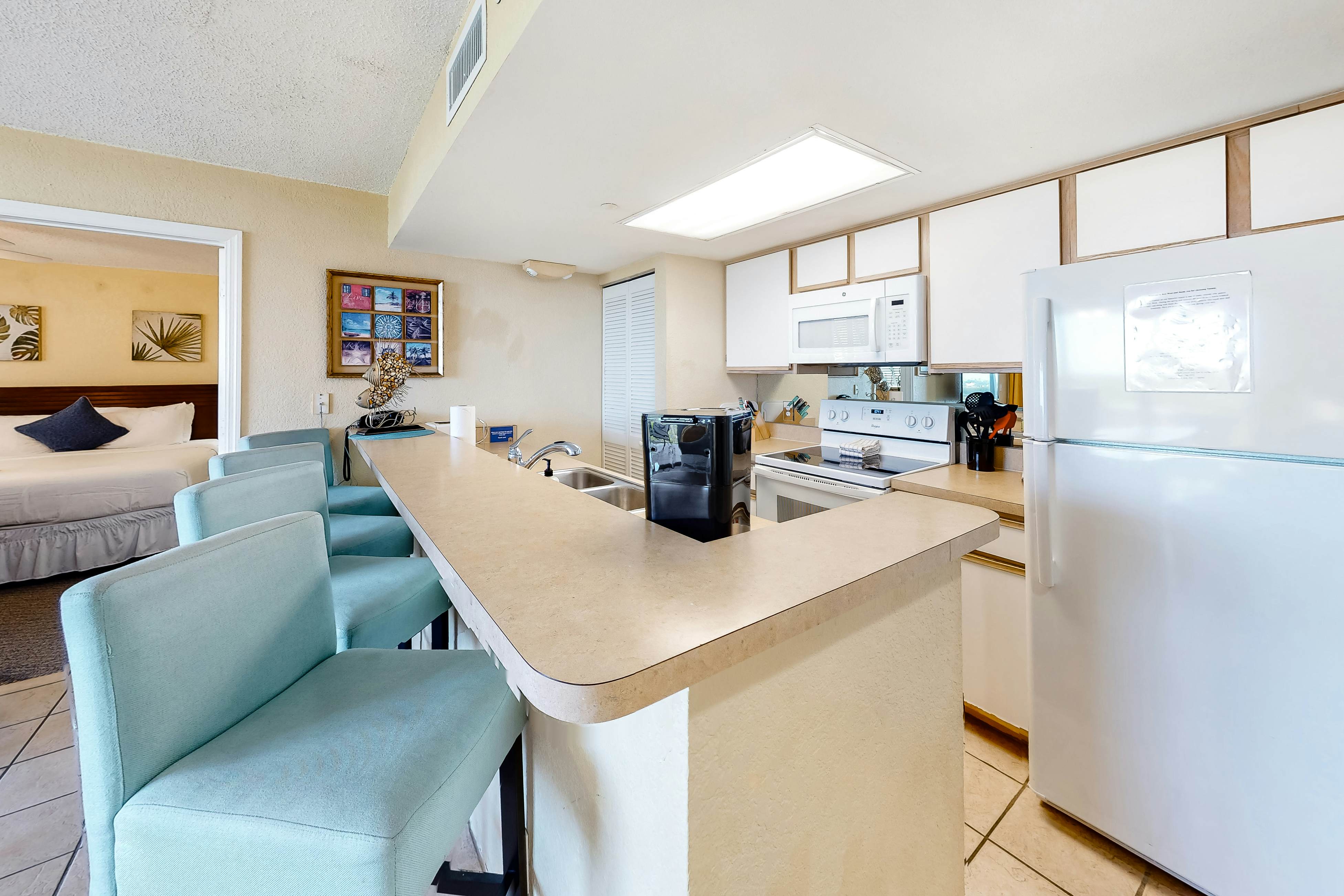 Sunrise Suites - Panama Suite 310