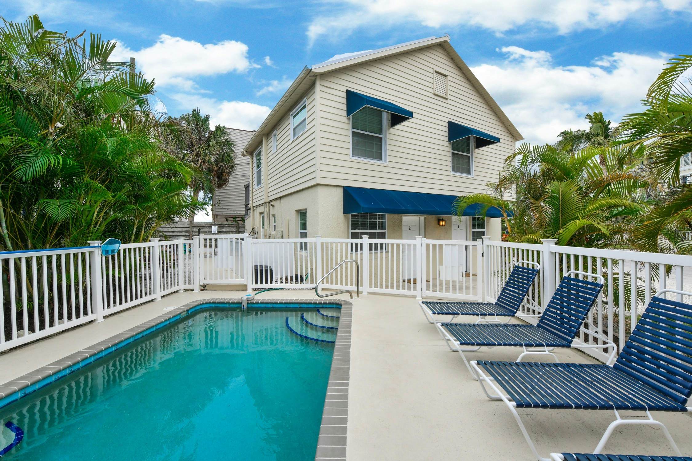 Parrot Beach Cottages Suite 3 1 BD Siesta Key, FL Vacation Rental