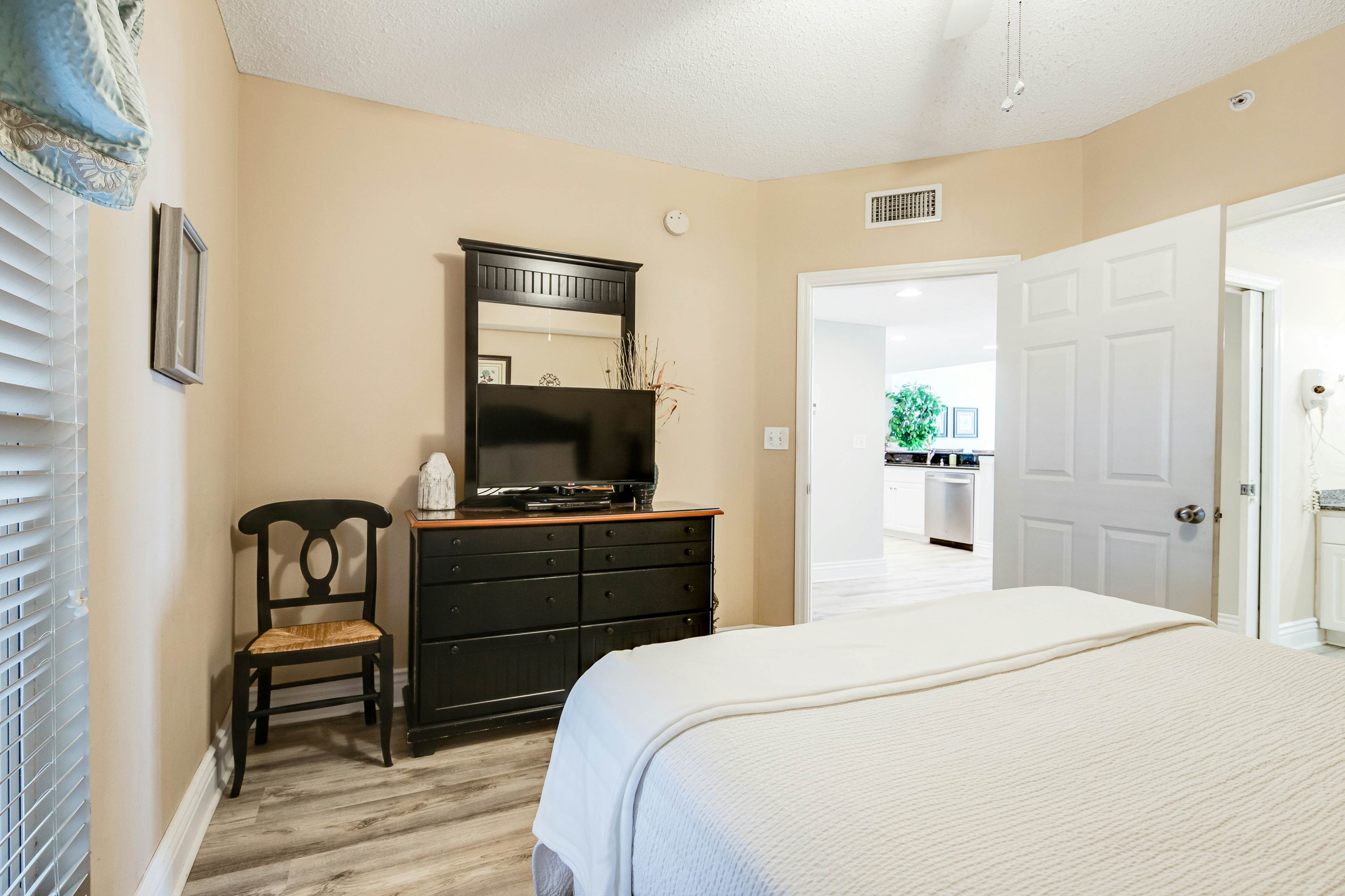 Majestic Beach Resort Tower 1- 1003