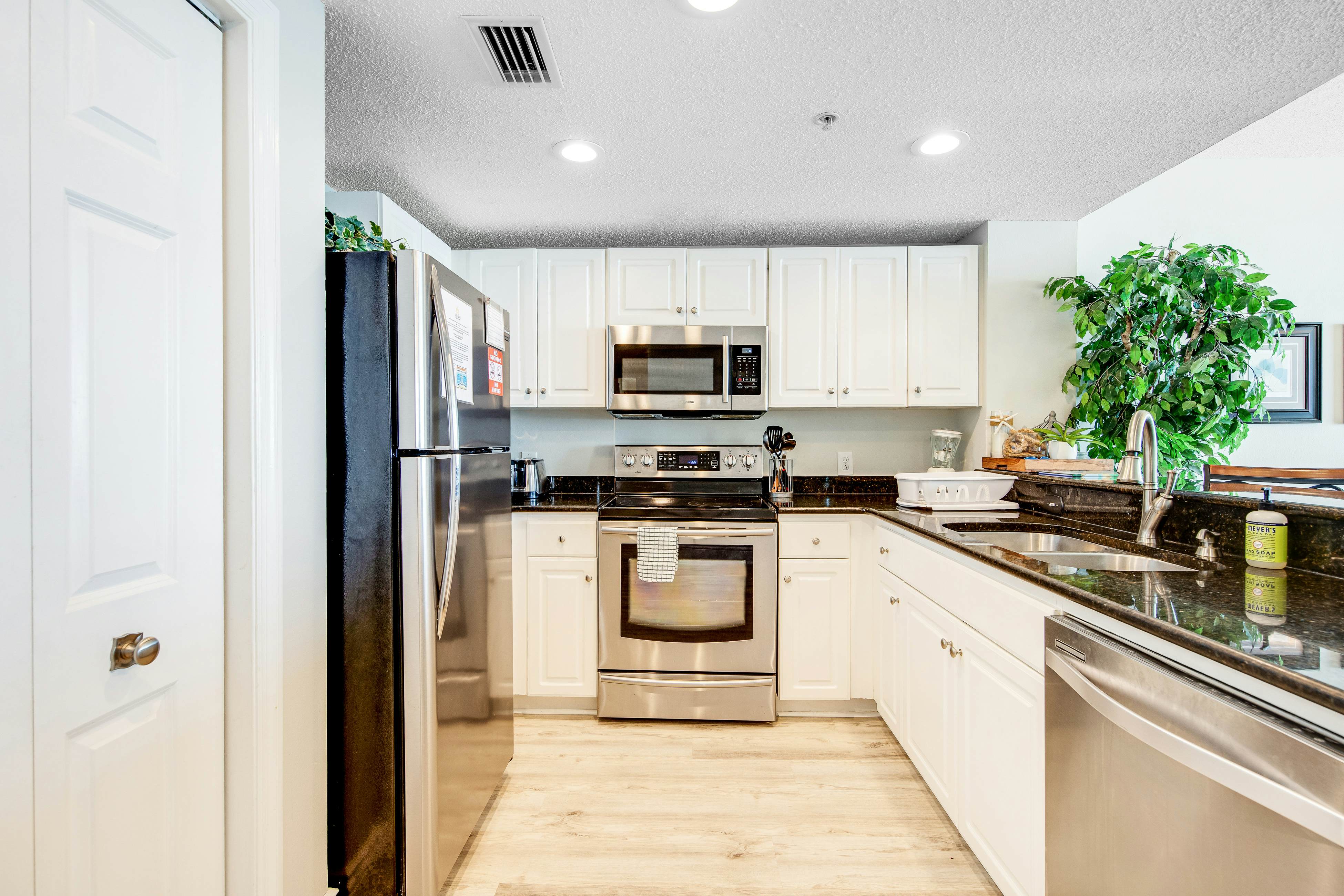 Majestic Beach Resort Tower 1- 1003