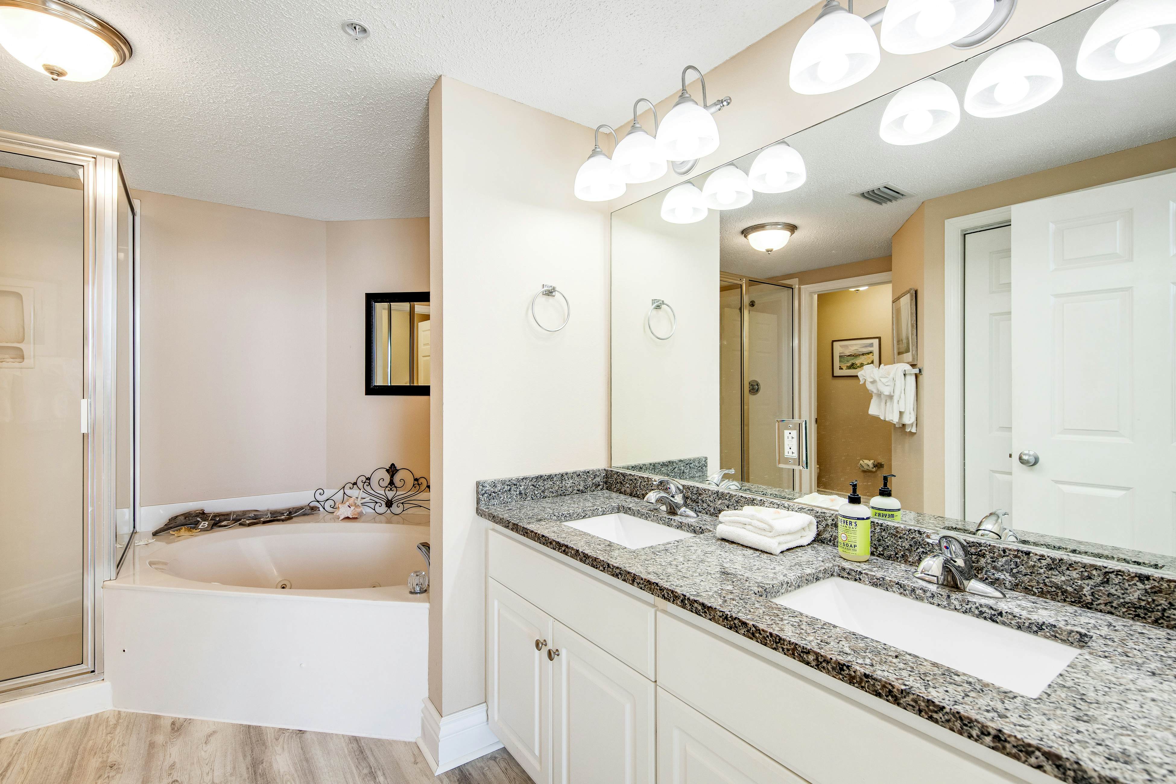 Majestic Beach Resort Tower 1- 1003