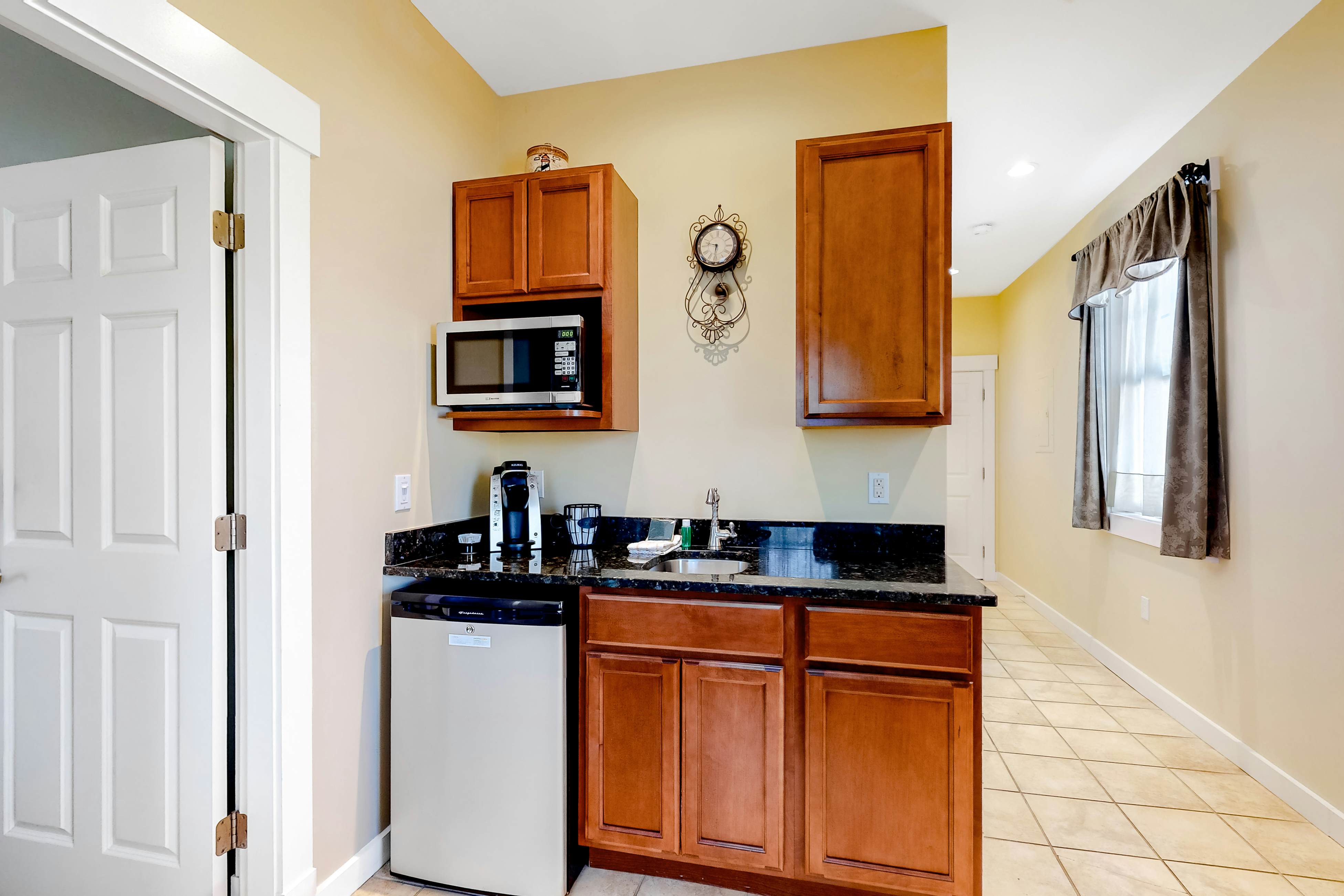 The Colonels Suites Unit 1 1 BD Northeast Harbor, ME Vacation Rental