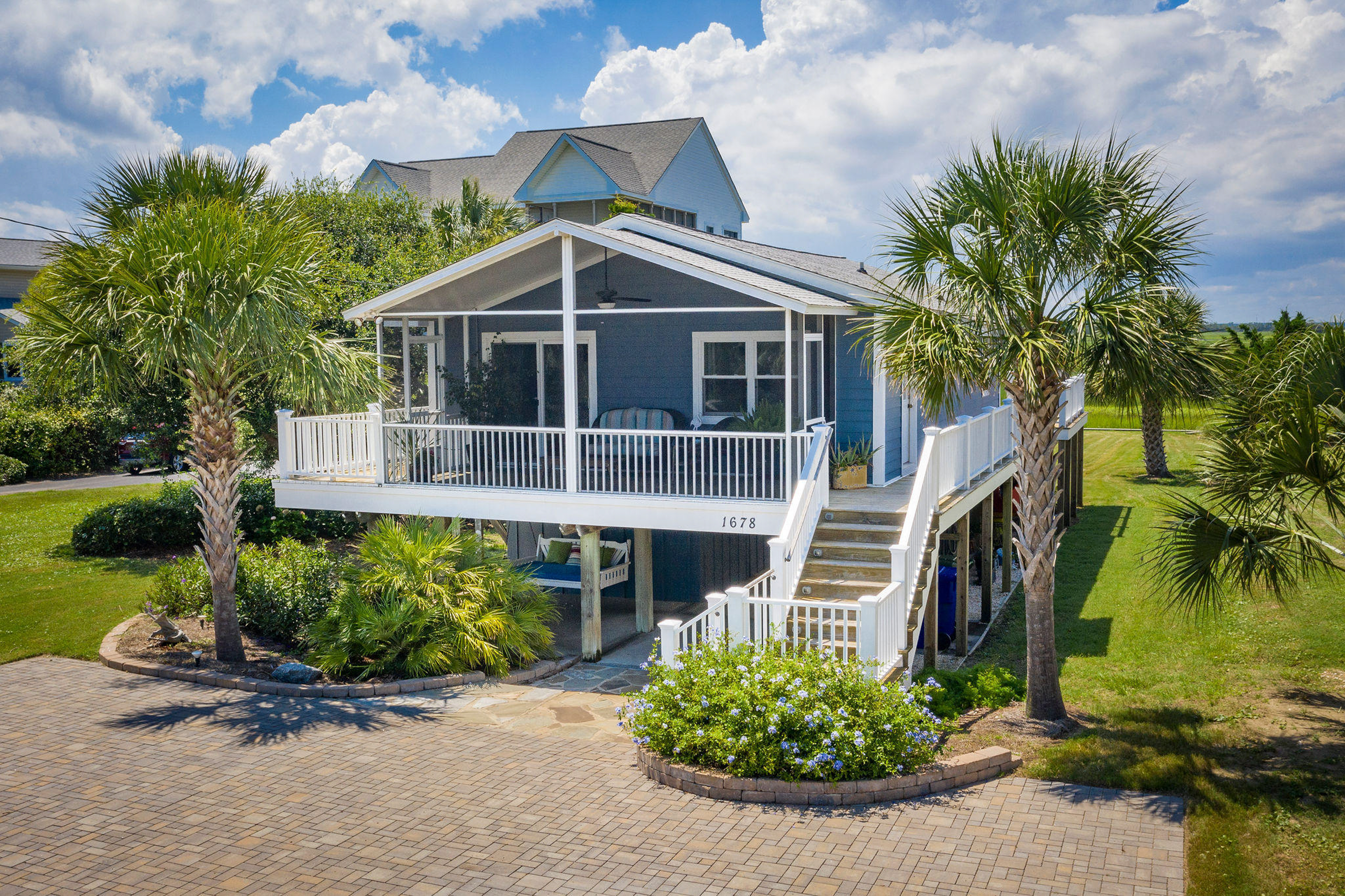 Casa De La Luz | 3 BD Folly Beach, SC Vacation Rental | Vacasa