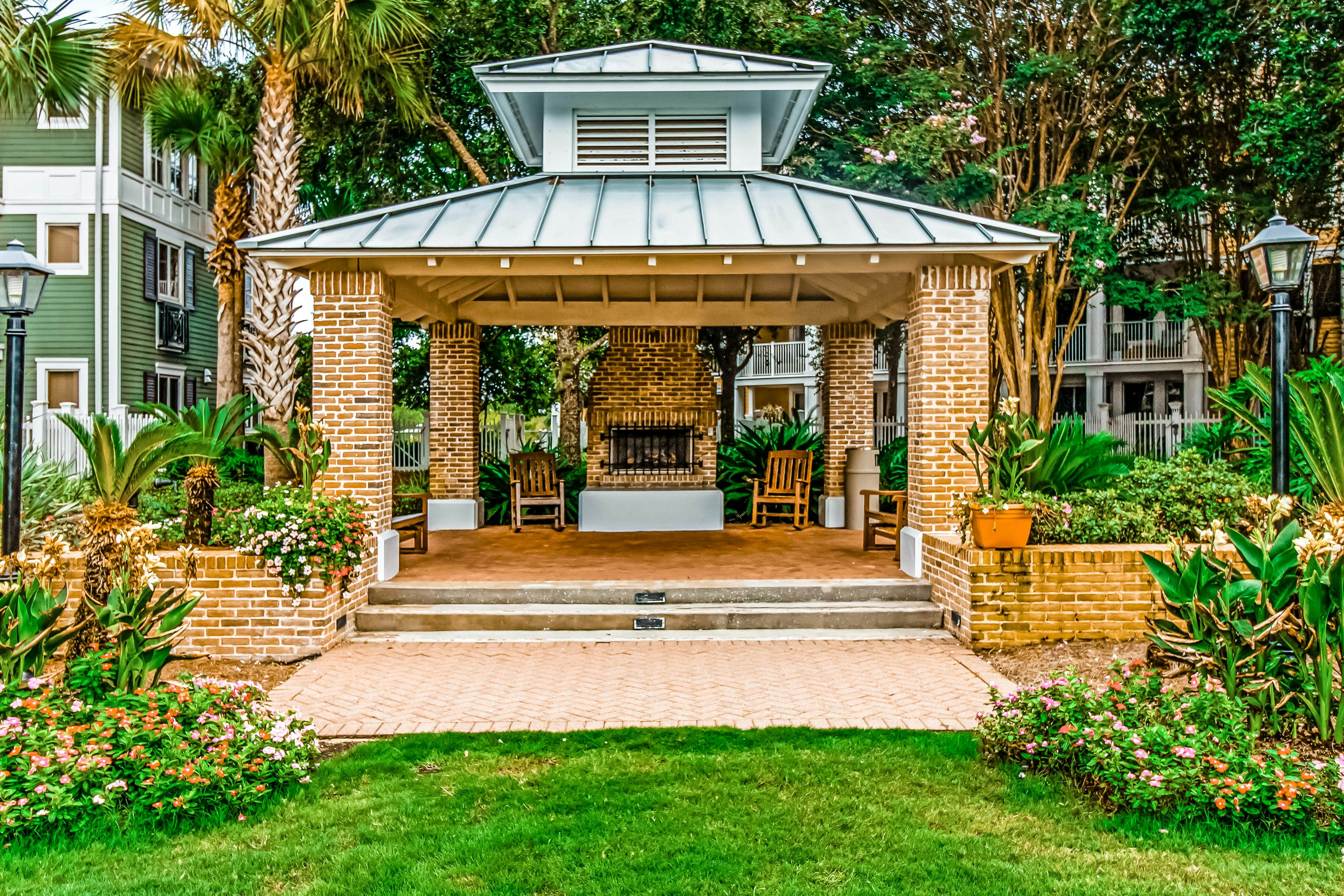 Baytowne Wharf - Observation Point South #471