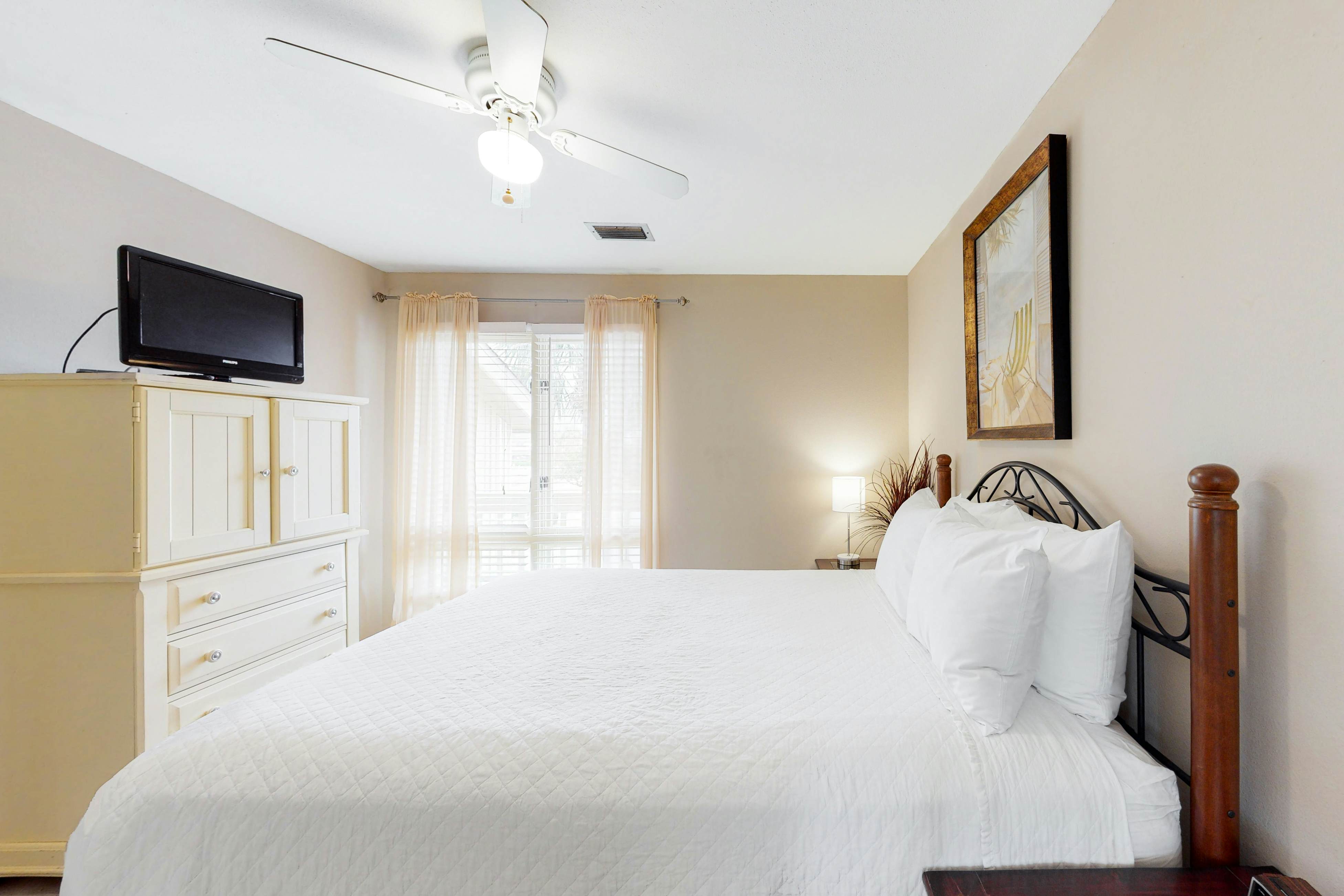 Seascape Lakefront Villas 228