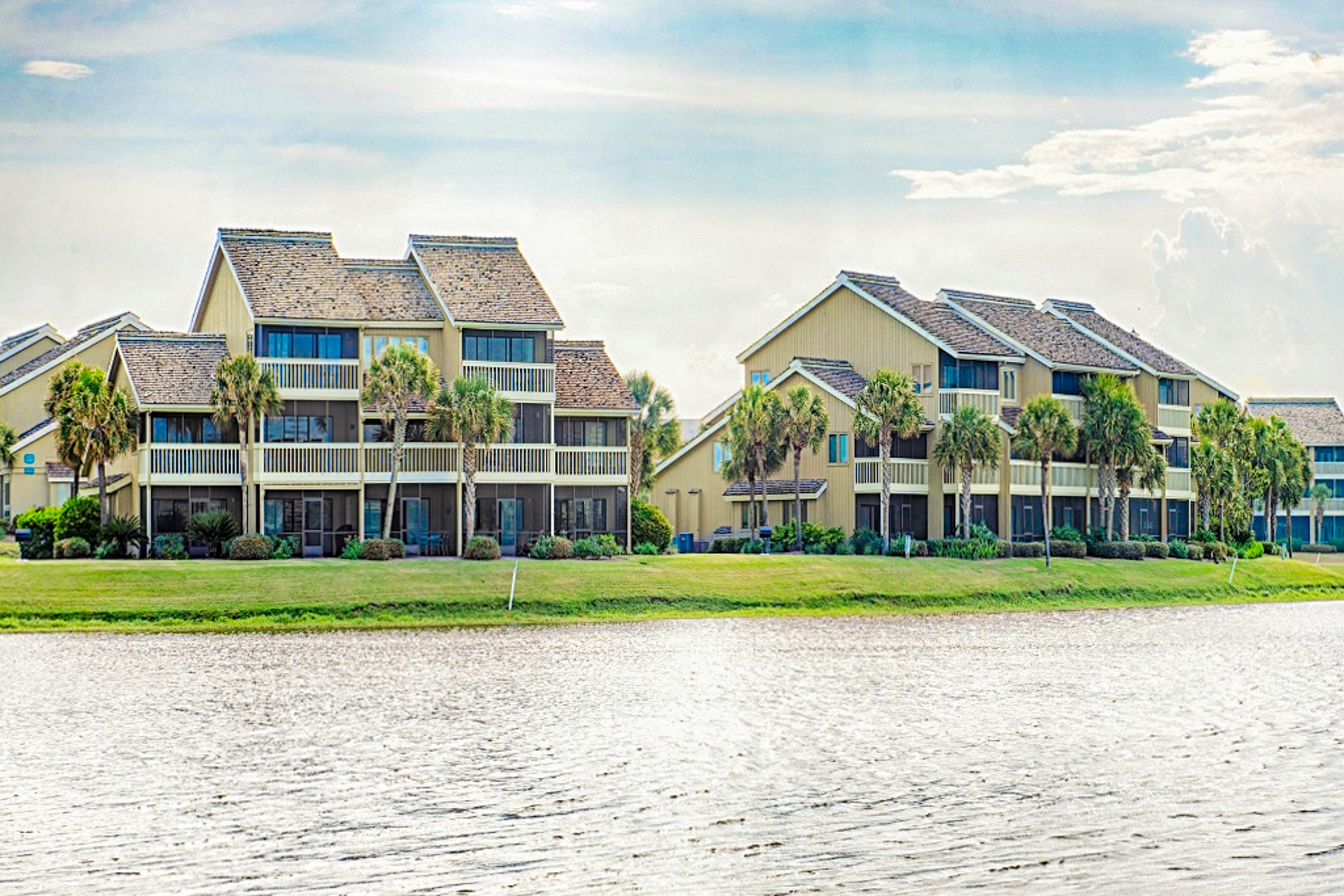 Seascape Lakefront Villas 228