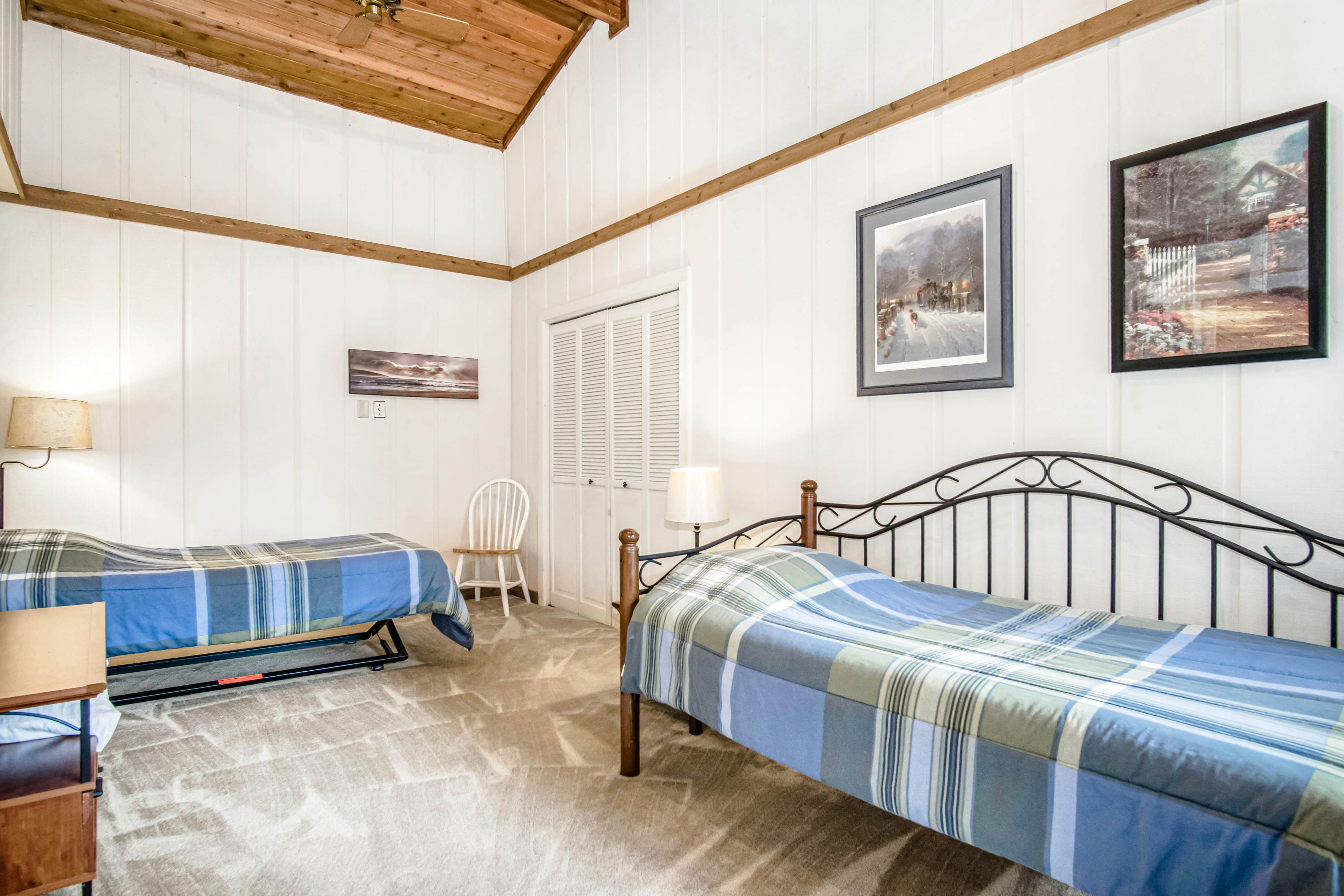 Harbor Country Family Lodge