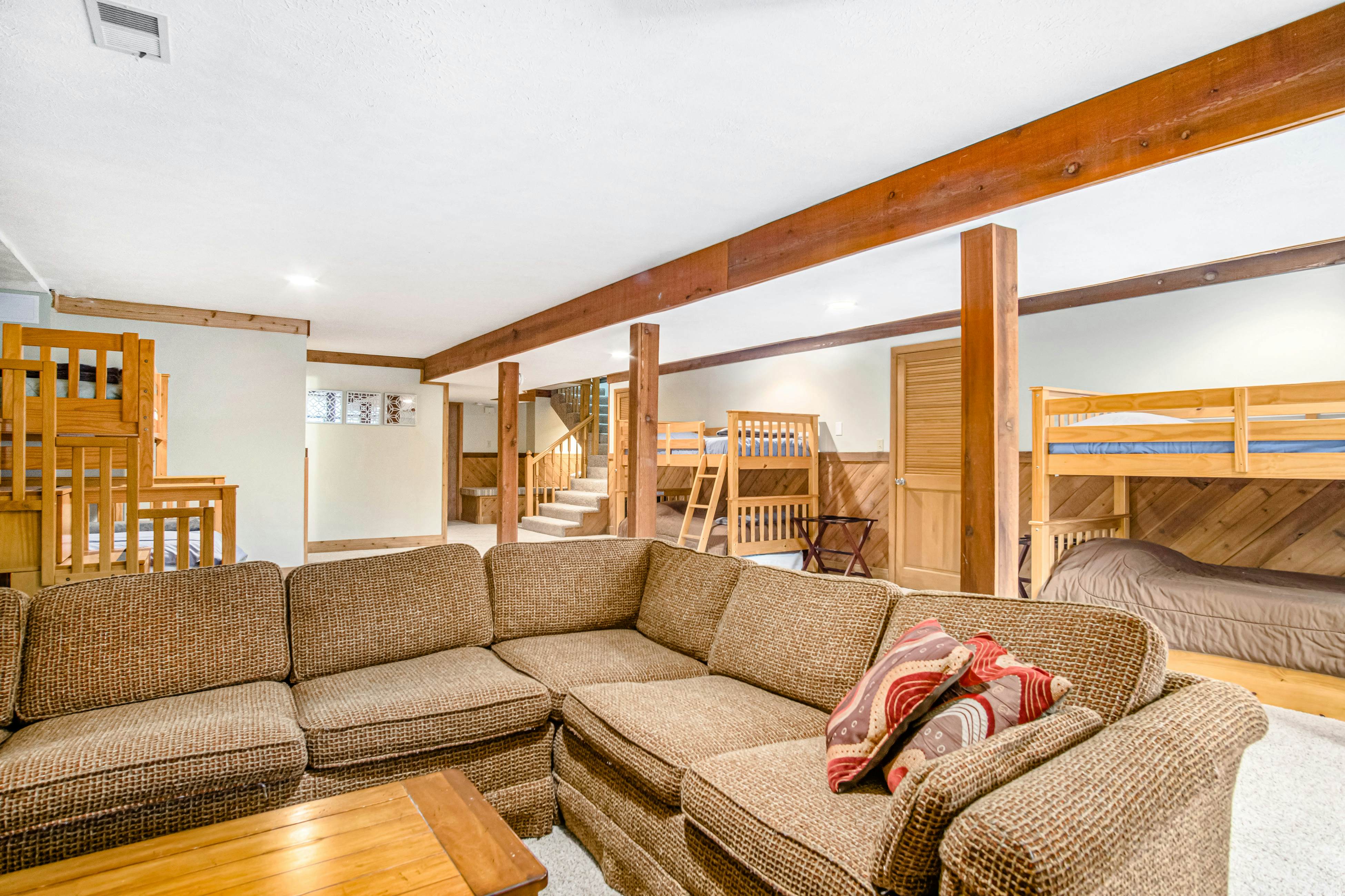 Harbor Country Family Lodge