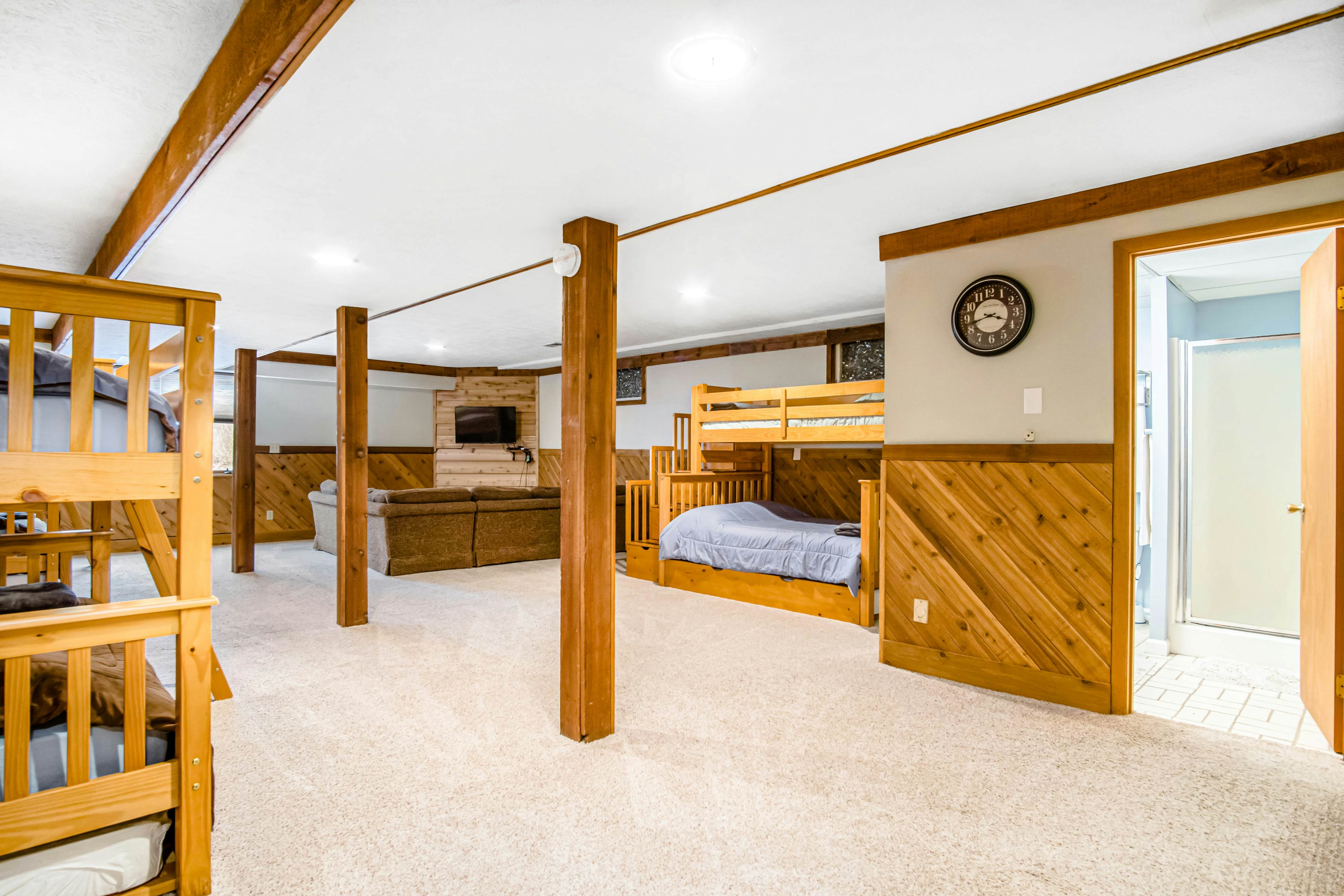 Harbor Country Family Lodge