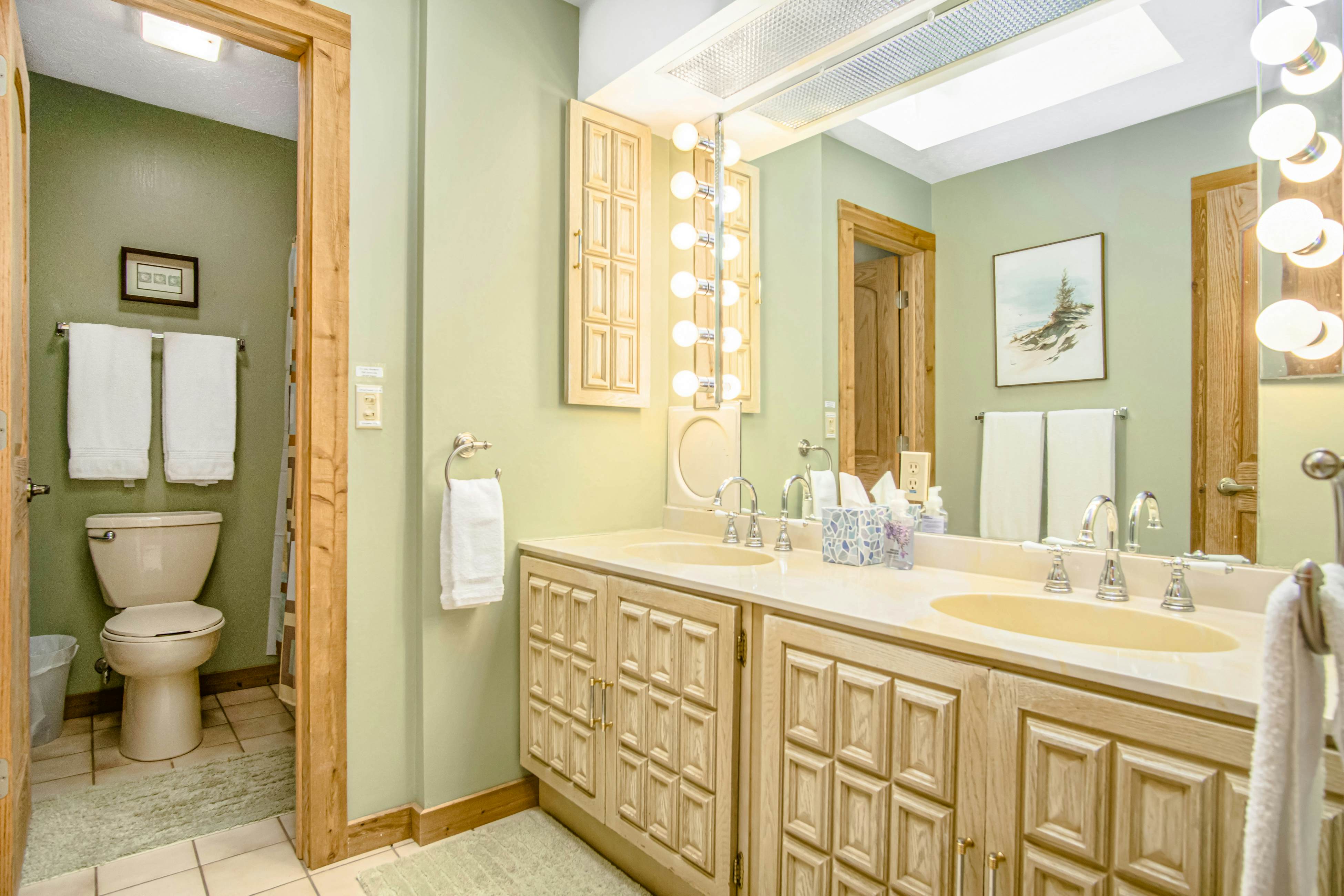 Harbor Country Family Lodge