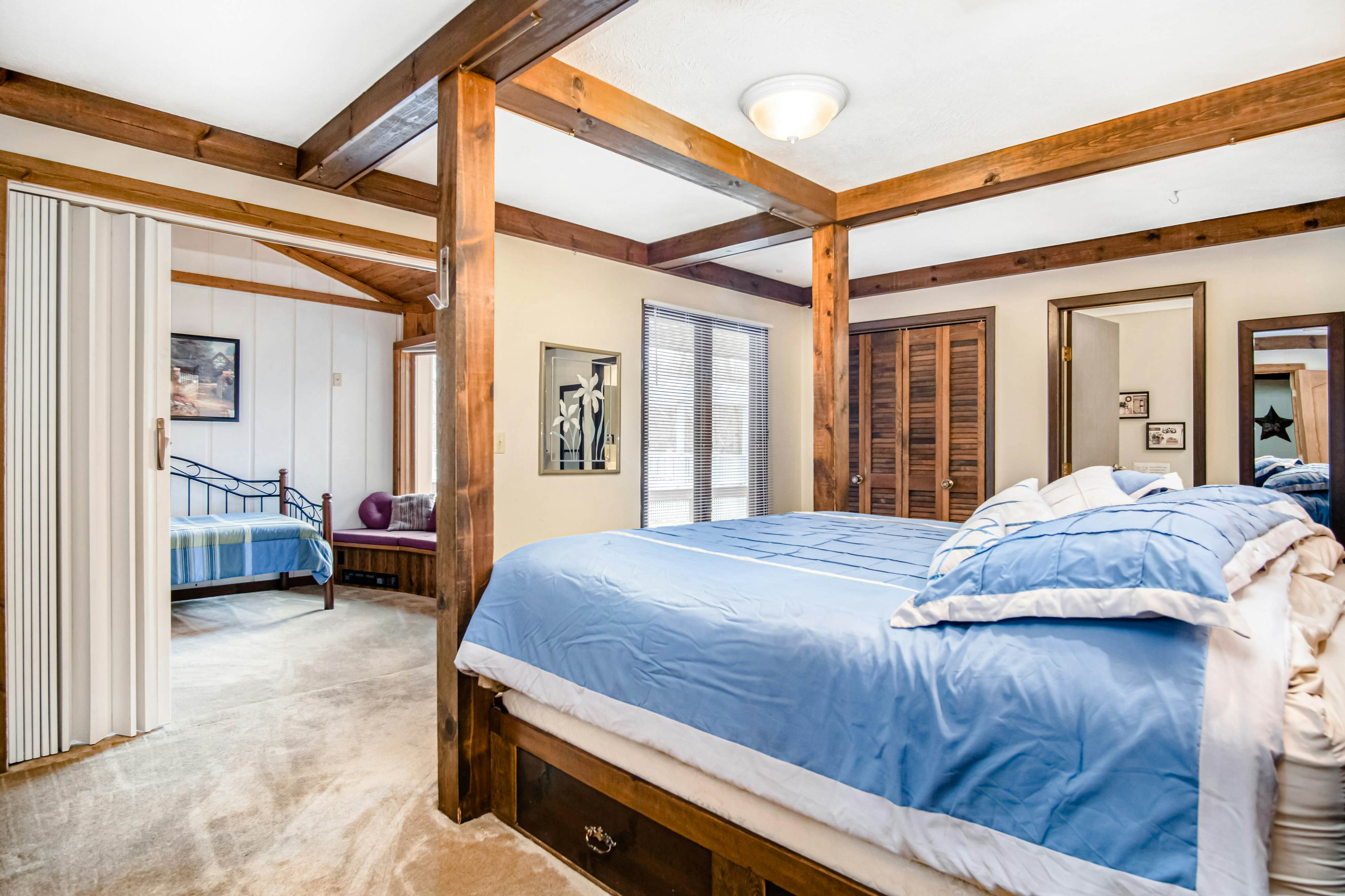 Harbor Country Family Lodge