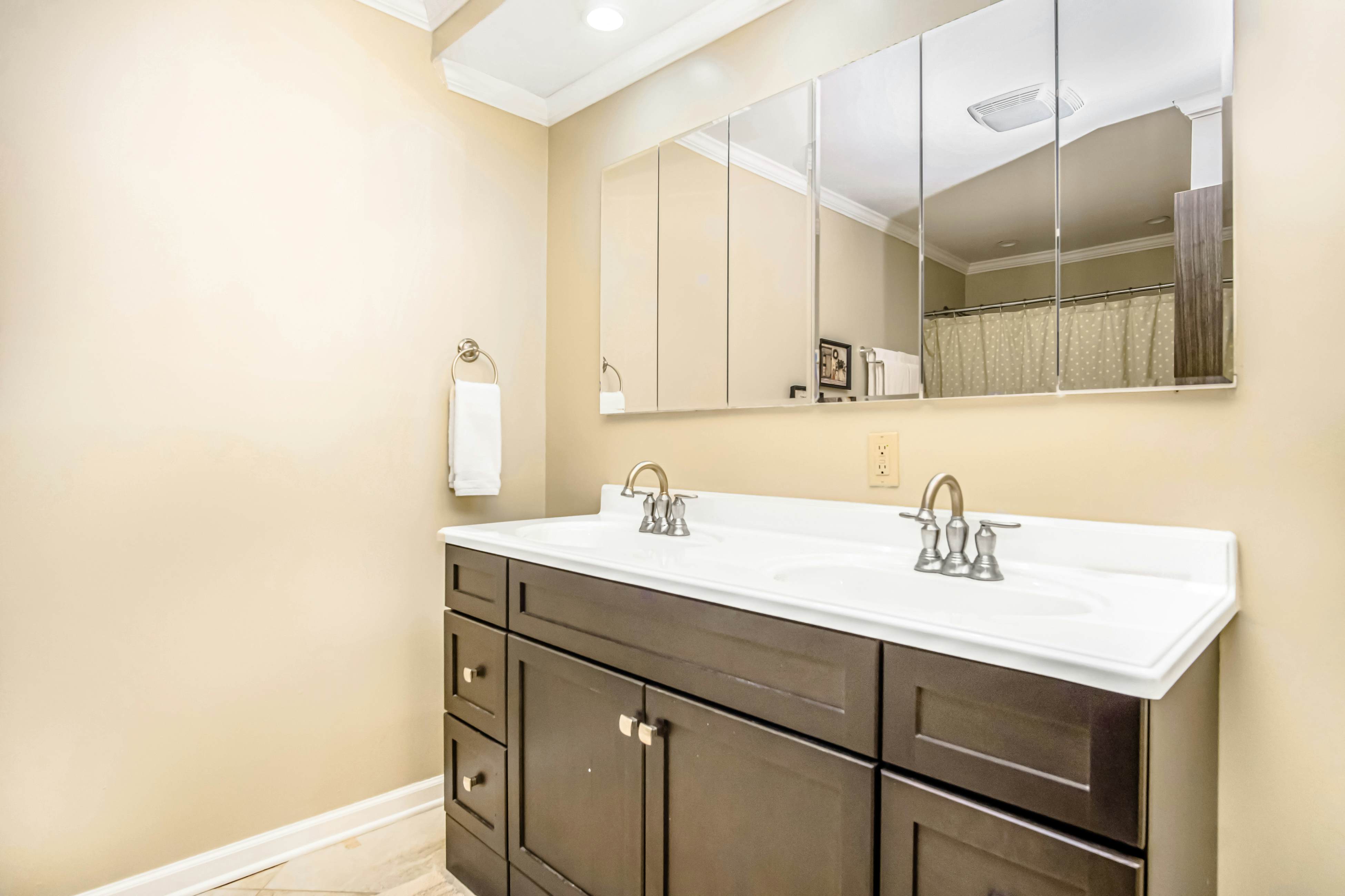 Harbor Country Family Lodge