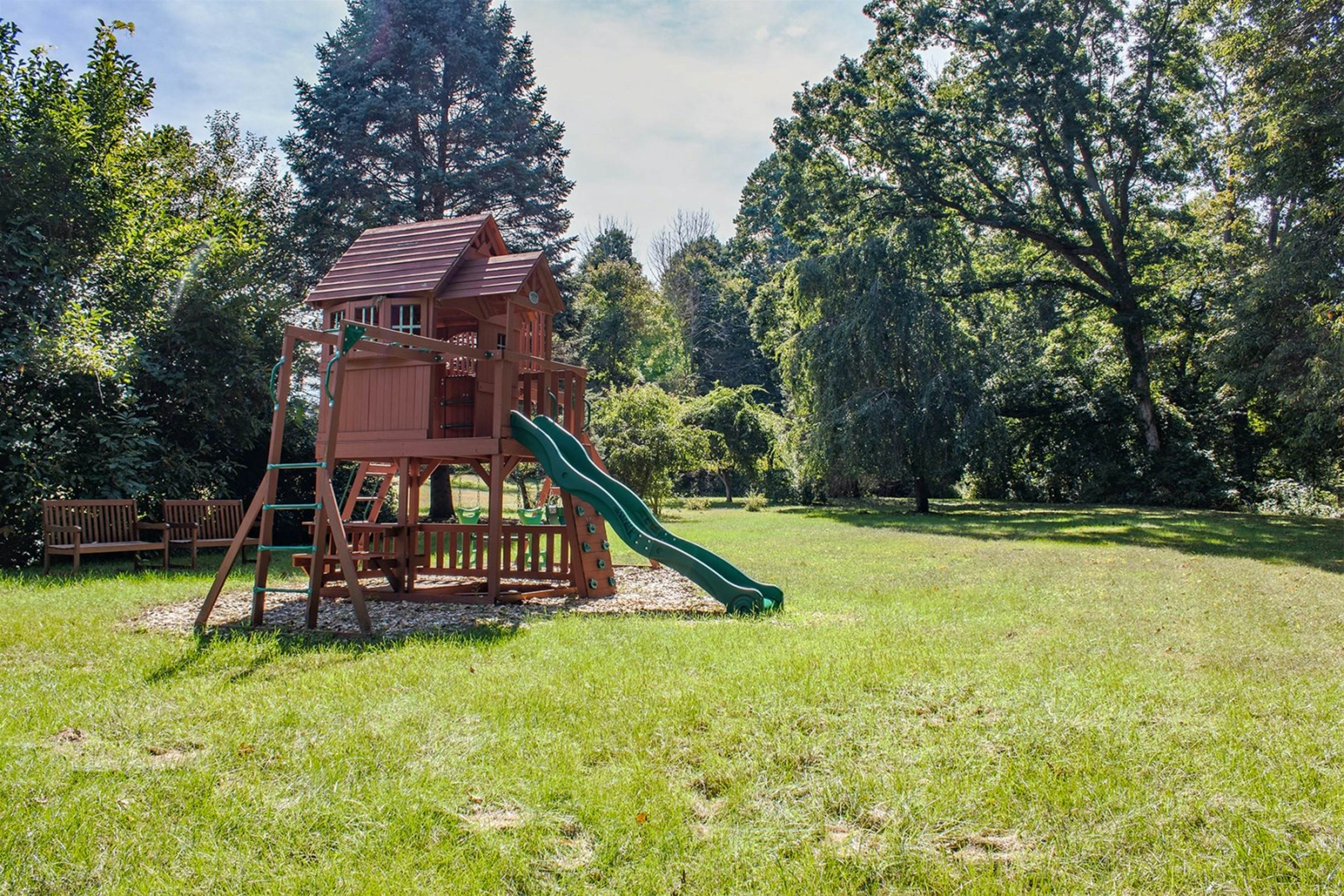 Harbor Country Family Lodge