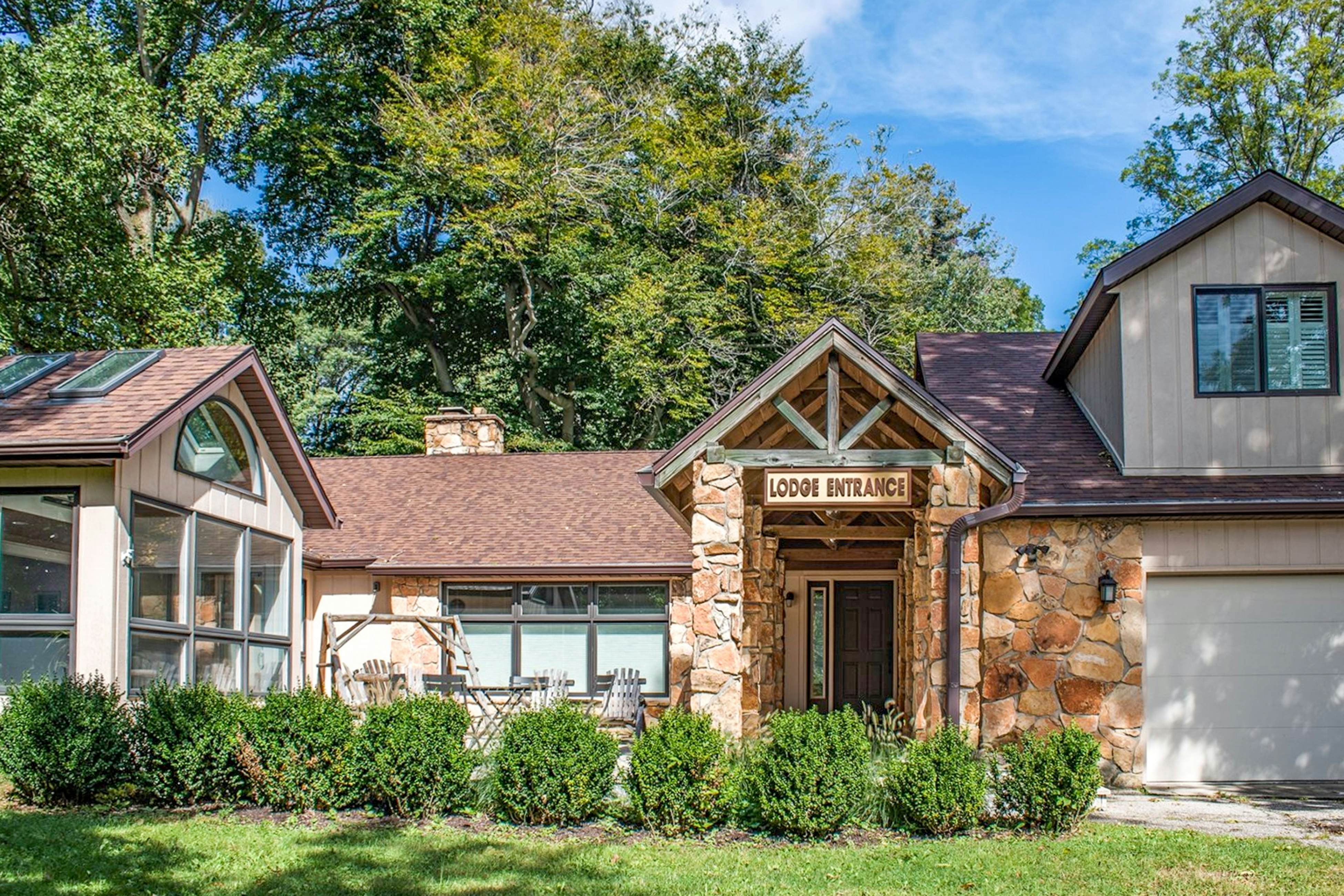 Harbor Country Family Lodge