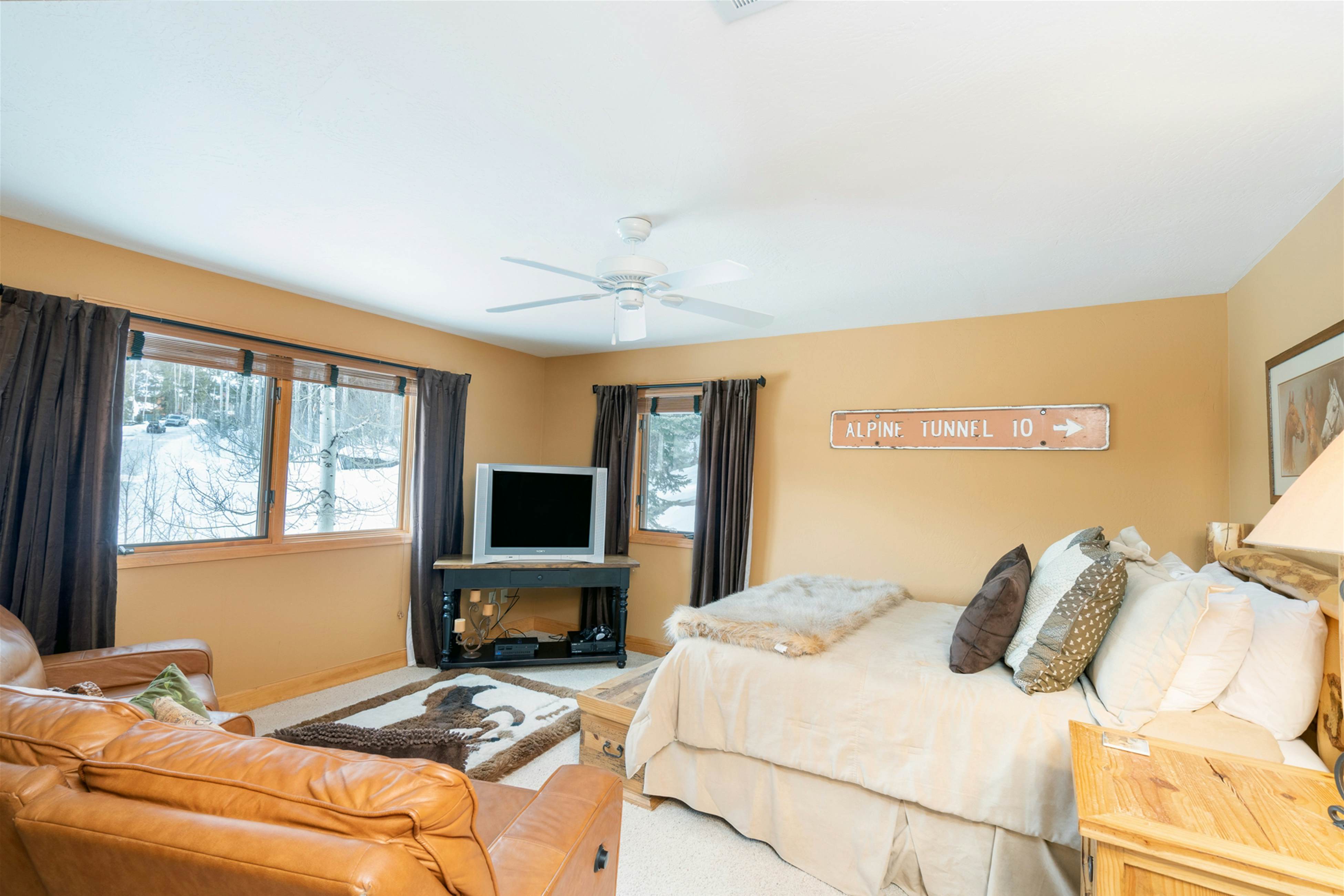 Double Eagle 102 - Back Nine Abode